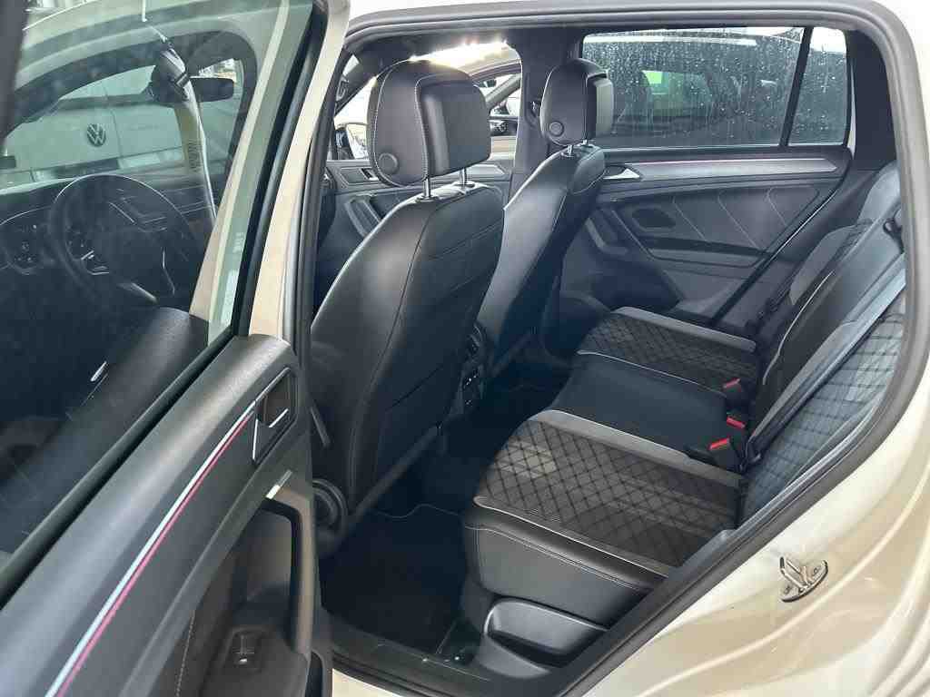 Volkswagen Tiguan 1.4 TSI R-Line NAVI LED SHZ HUD PDC 7