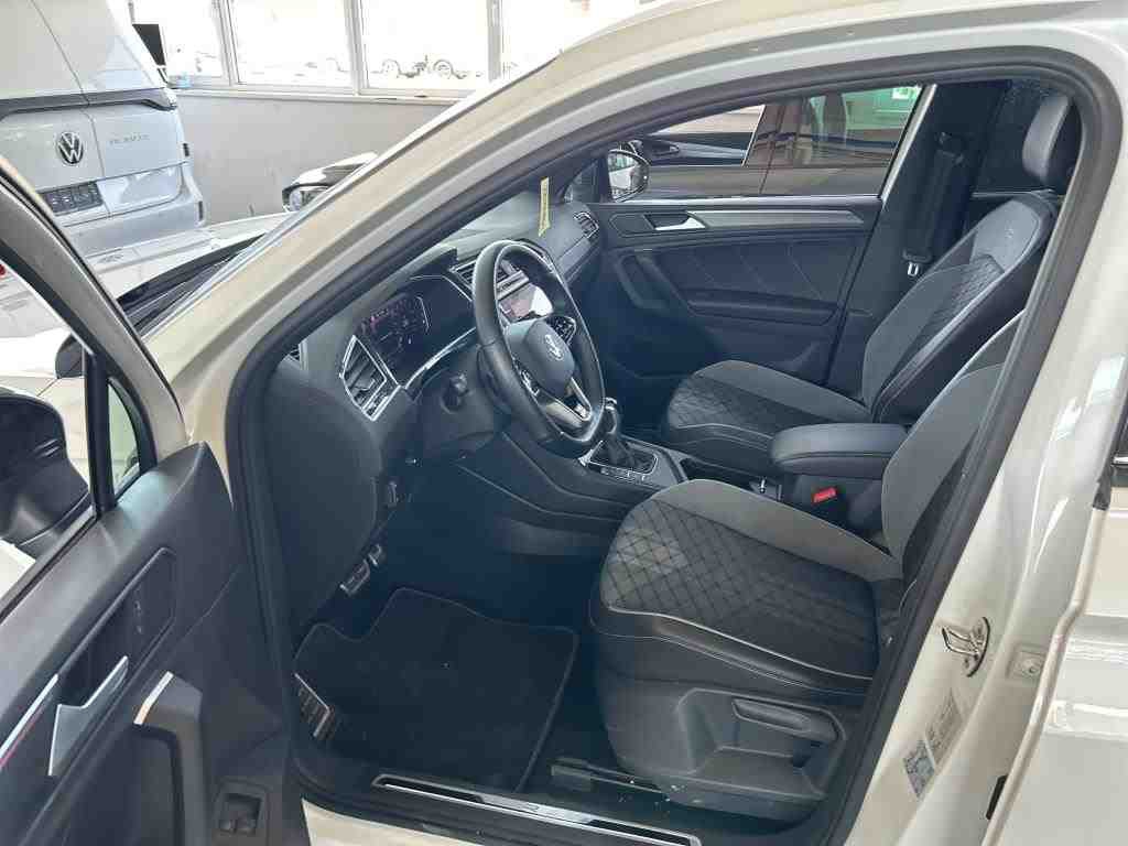 Volkswagen Tiguan 1.4 TSI R-Line NAVI LED SHZ HUD PDC 6