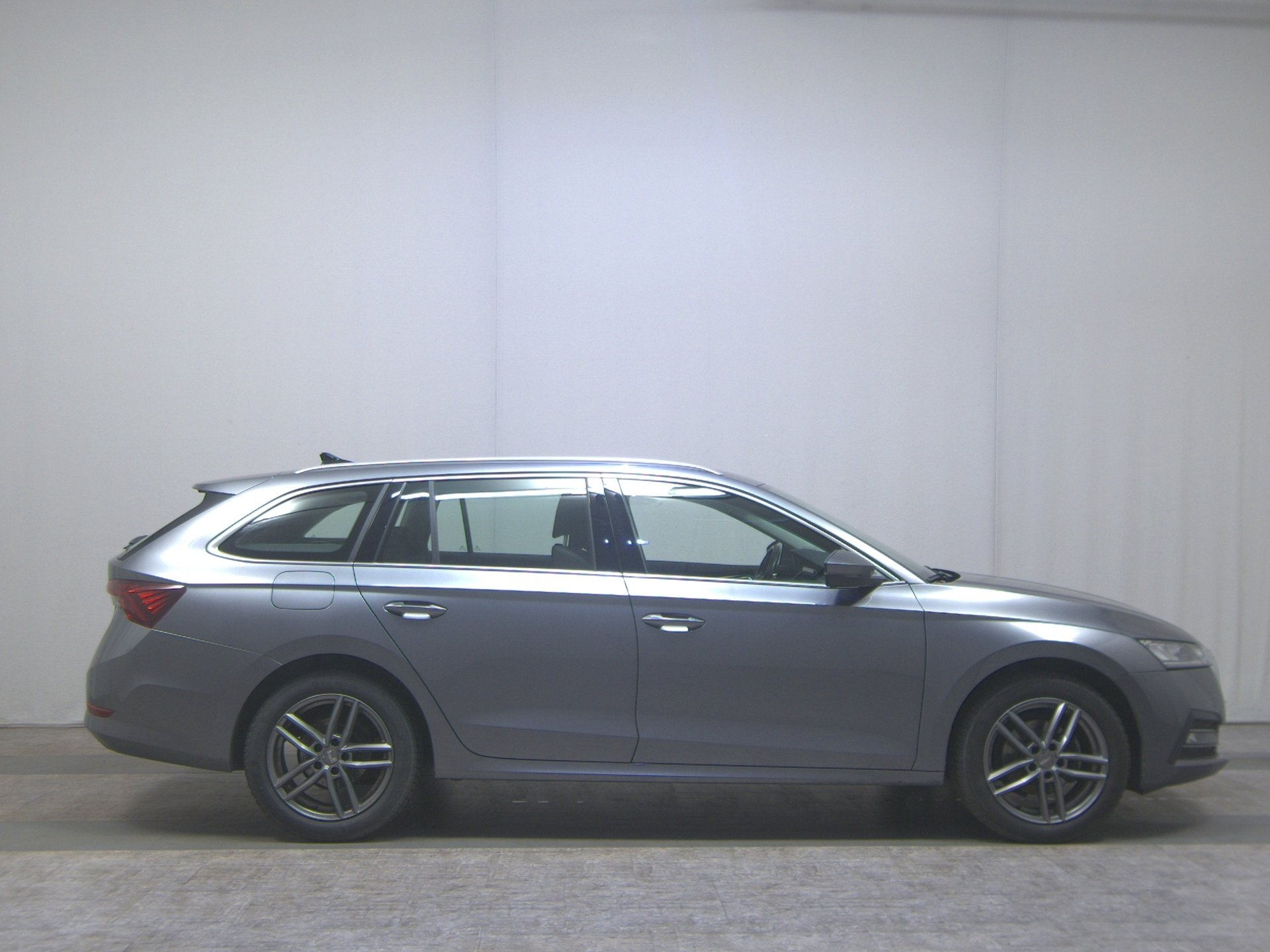 Skoda Octavia Kombi 2.0 TDI Style Navi vc LED ACC AHK