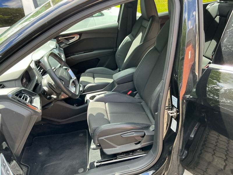 Audi Q4 e-tron 40 S-Line SPORTSITZE KLIMAAUT LED RADIO MFL 6