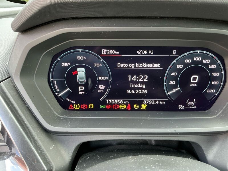 Audi Q4 e-tron 40 S-Line SPORTSITZE KLIMAAUT LED RADIO MFL 8