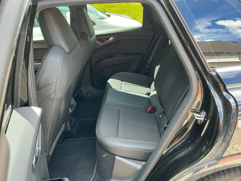 Audi Q4 e-tron 40 S-Line SPORTSITZE KLIMAAUT LED RADIO MFL 7
