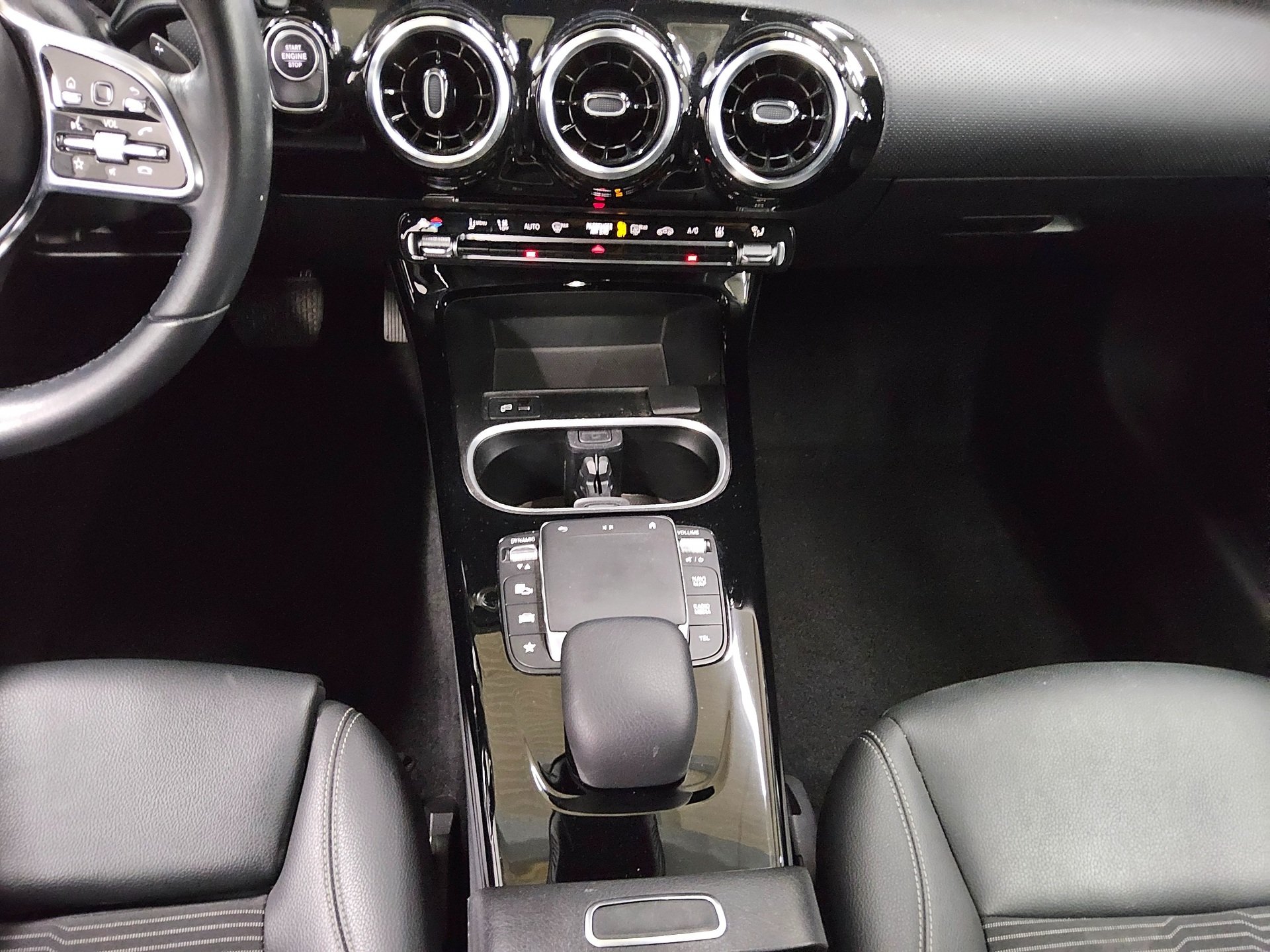 Mercedes-Benz A 250 e Progressive T-Leder Navi MBUX PDC Shz 6
