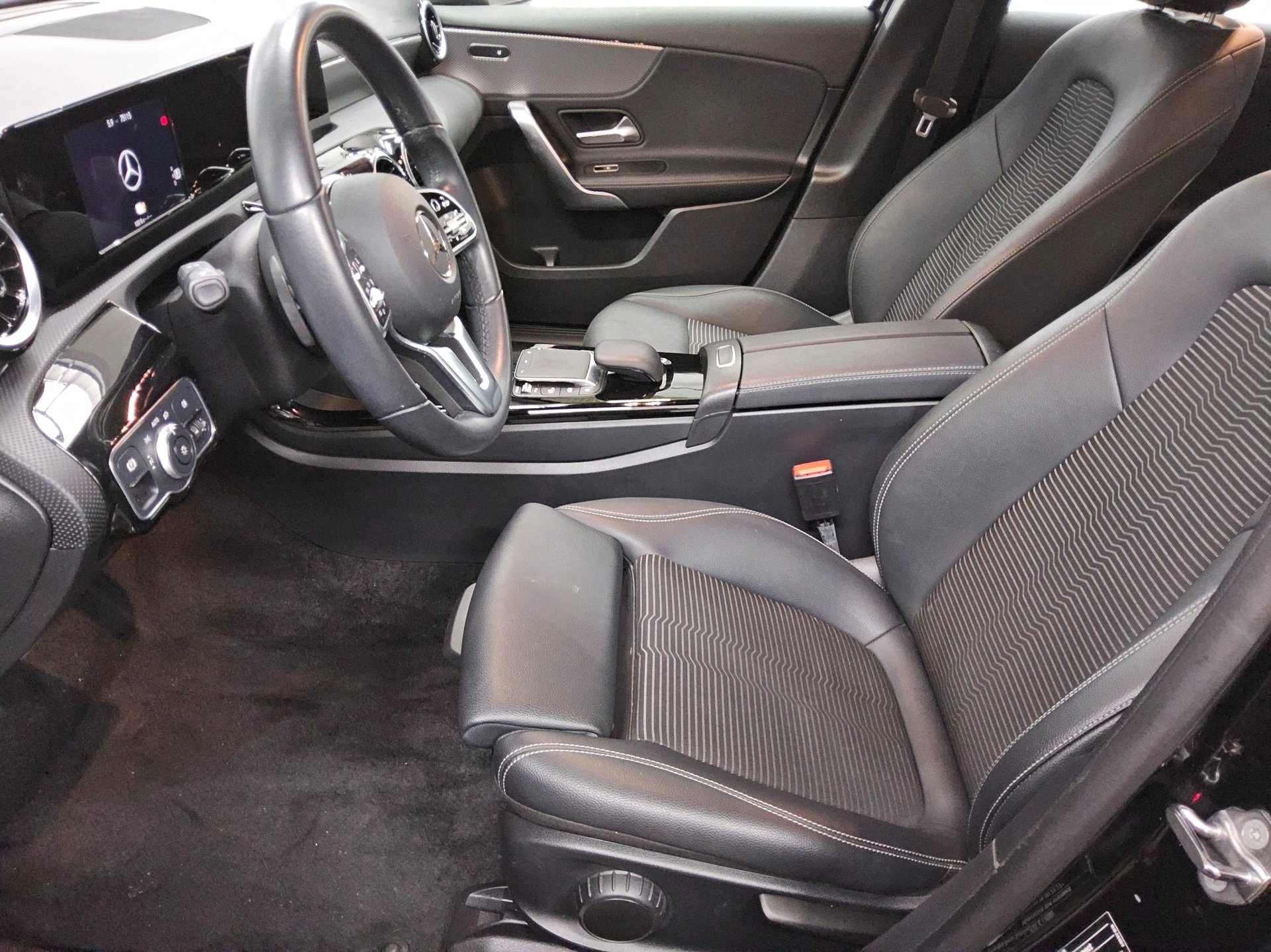 Mercedes-Benz A 250 e Progressive T-Leder Navi MBUX PDC Shz 9