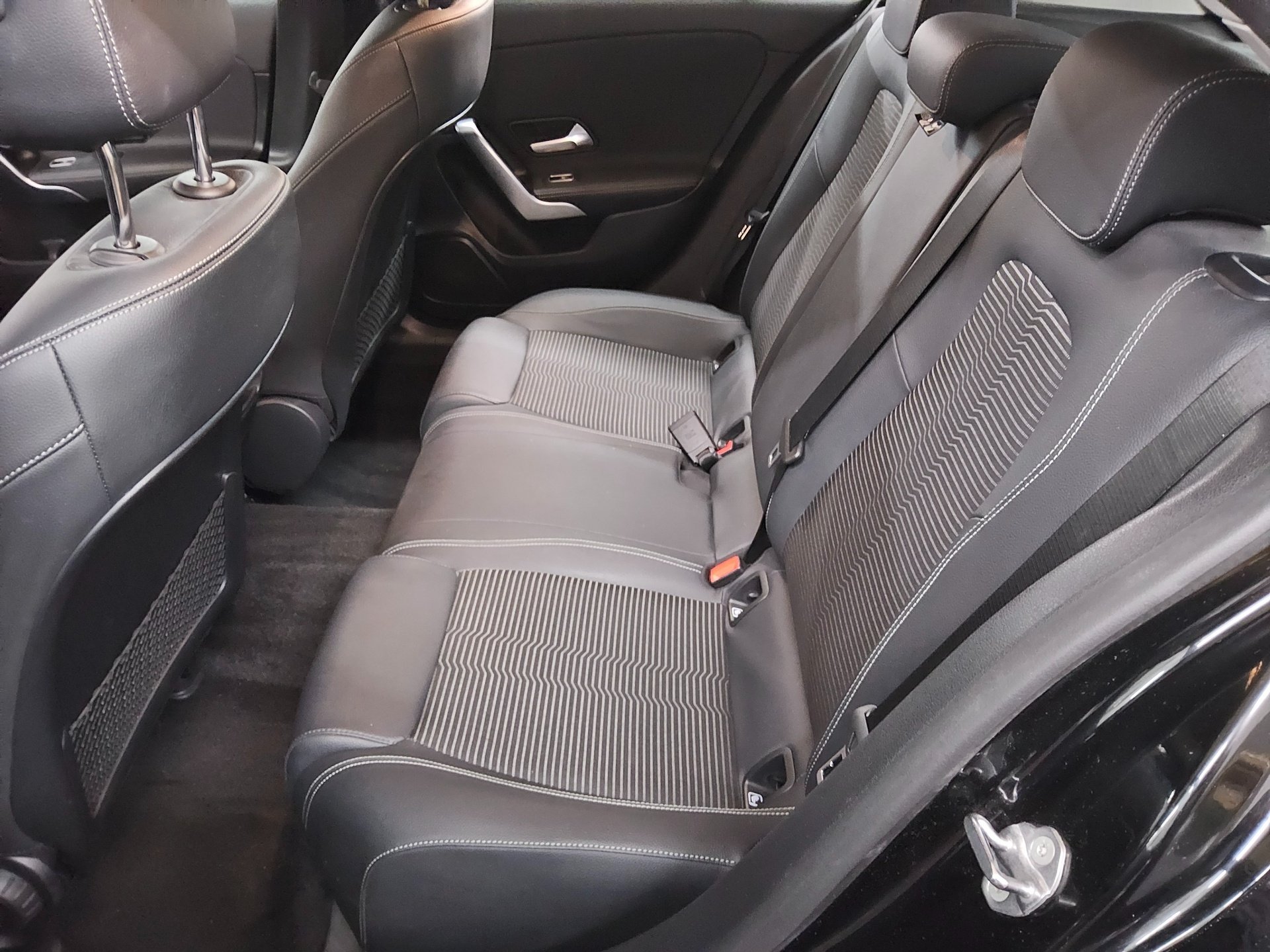 Mercedes-Benz A 250 e Progressive T-Leder Navi MBUX PDC Shz 13