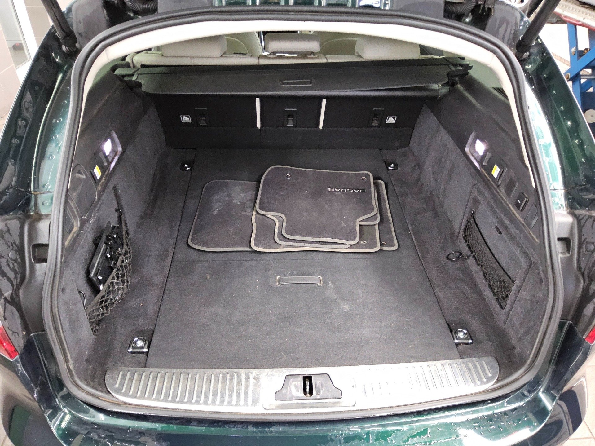 Jaguar XF D200 S Sportbrake Leder Navi LED Pano DC 12