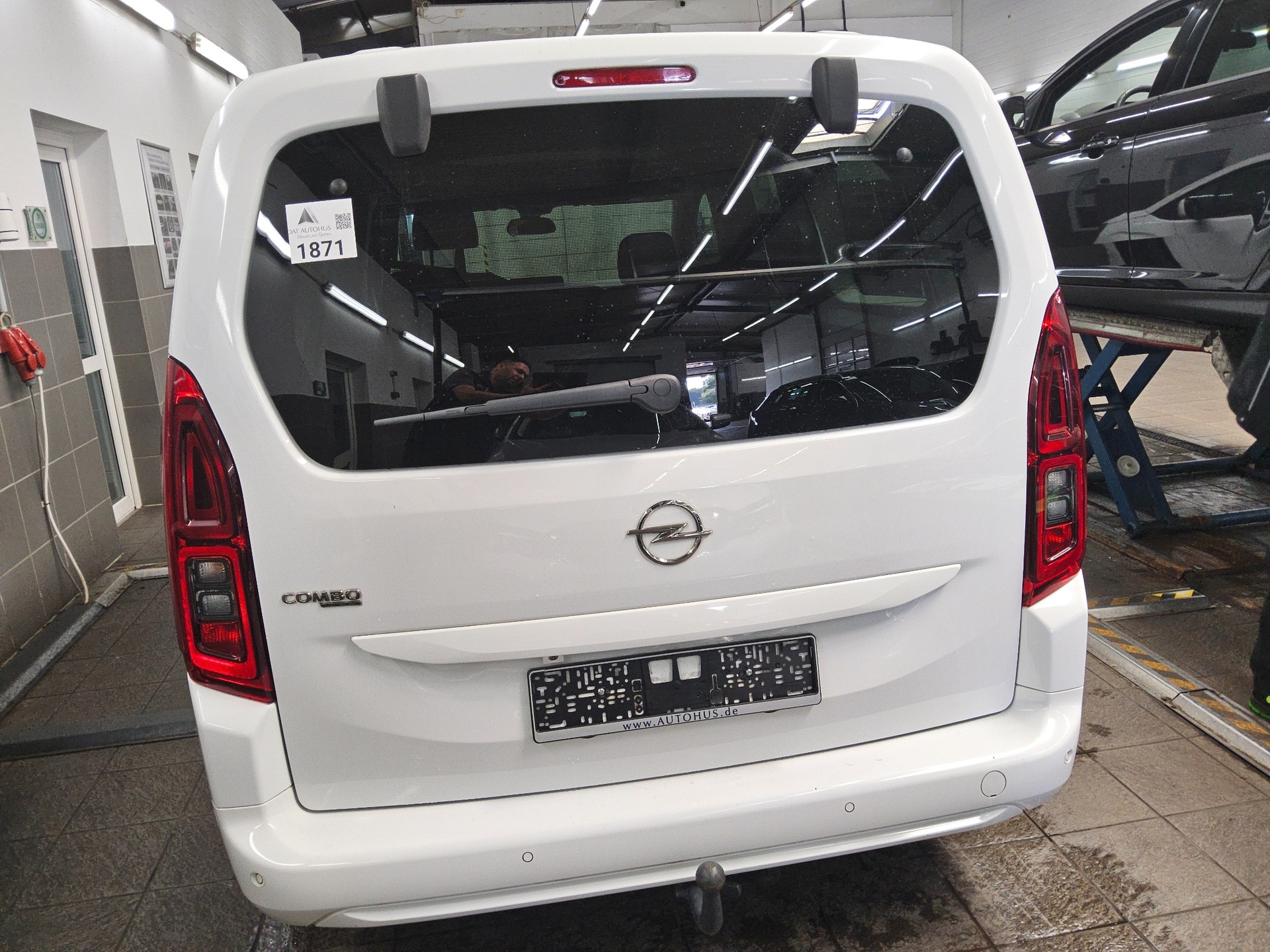 Opel Combo Life 1.5 D Edition AHK PDC SHZ DAB 10