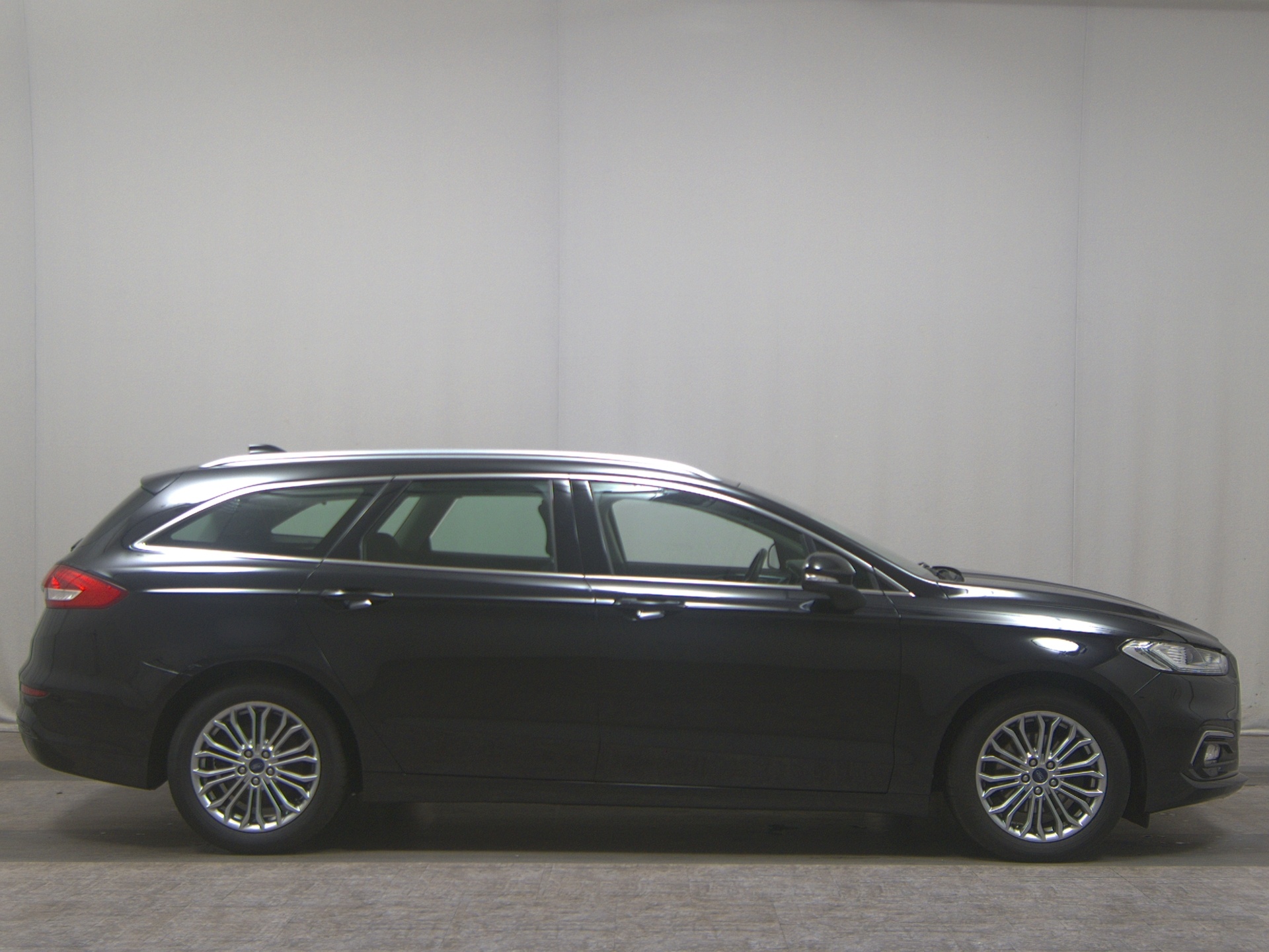 Ford Mondeo Turnier 2.0 EB Titanium Navi LED RFK AHK
