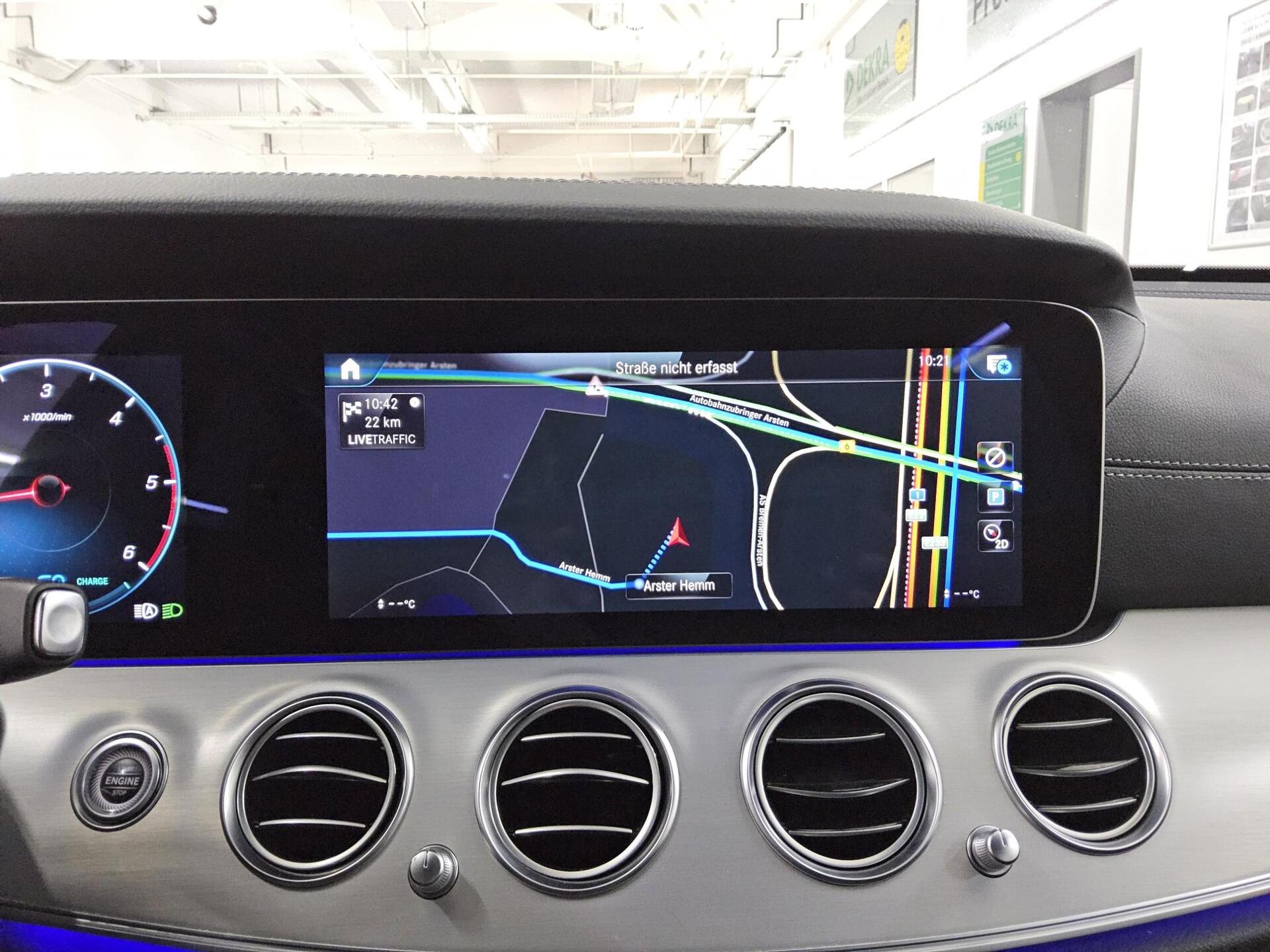 Mercedes-Benz E 220 T d AMG-Line Navi LED Shz AHK 360° 7