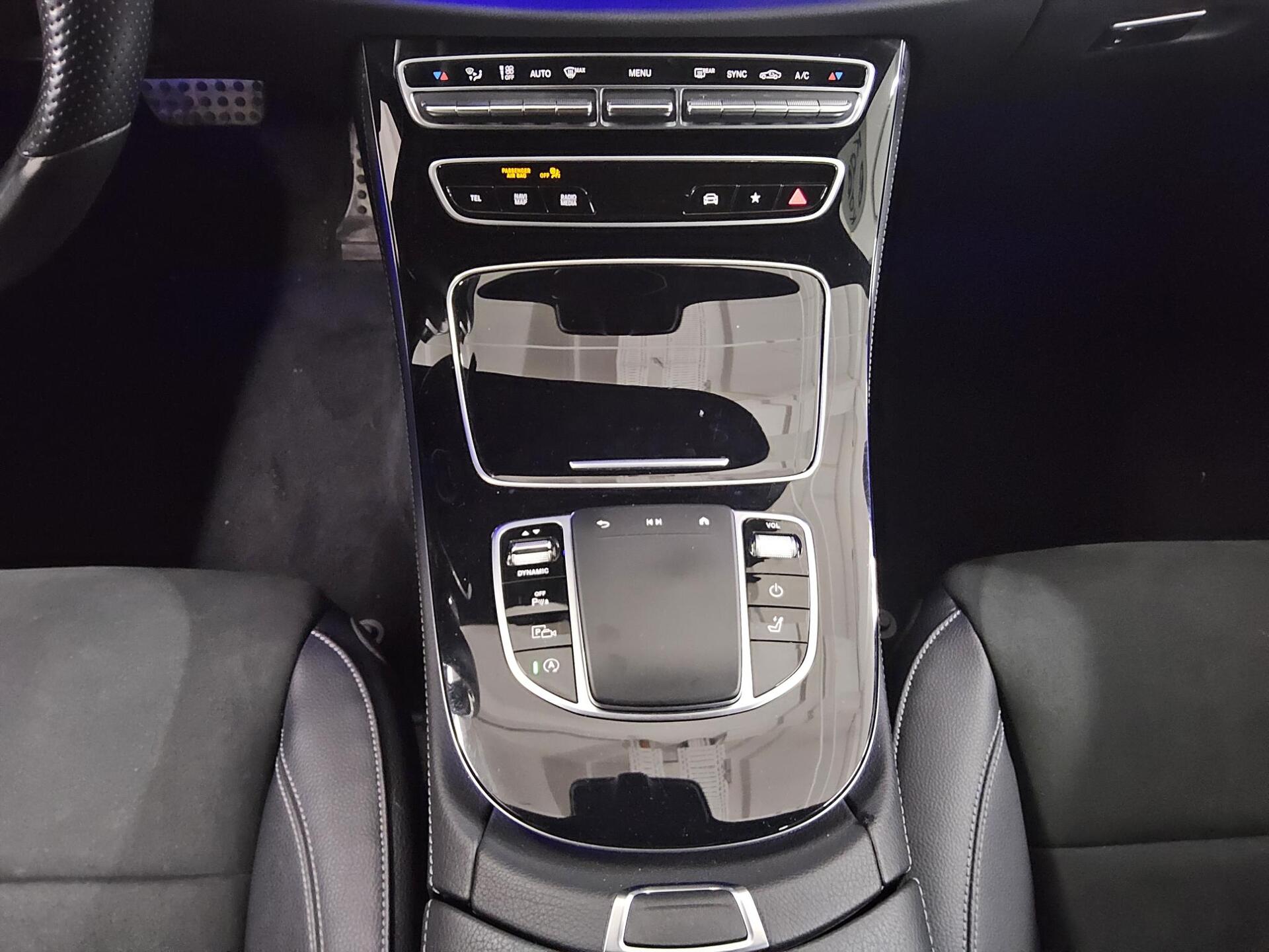Mercedes-Benz E 220 T d AMG-Line Navi LED Shz AHK 360° 6