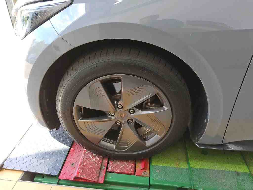 Cupra Born PDC LED SPURHALTE KEYLESS DC 12