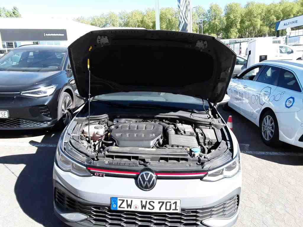 Volkswagen Golf-8 GTI CLUBSPORT NAVI-VR LED AID DCC 11
