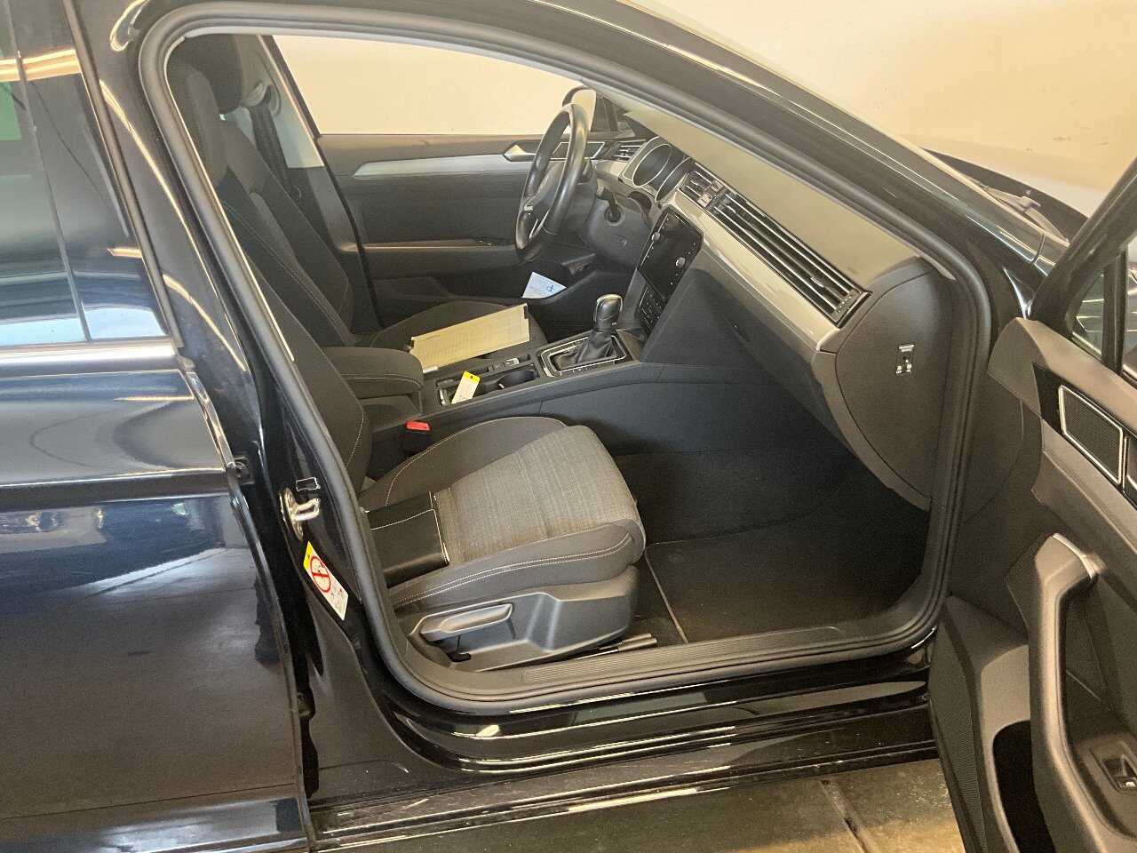Volkswagen Passat Variant 2.0 TDI Business NAVI LED SHZ RFK 6