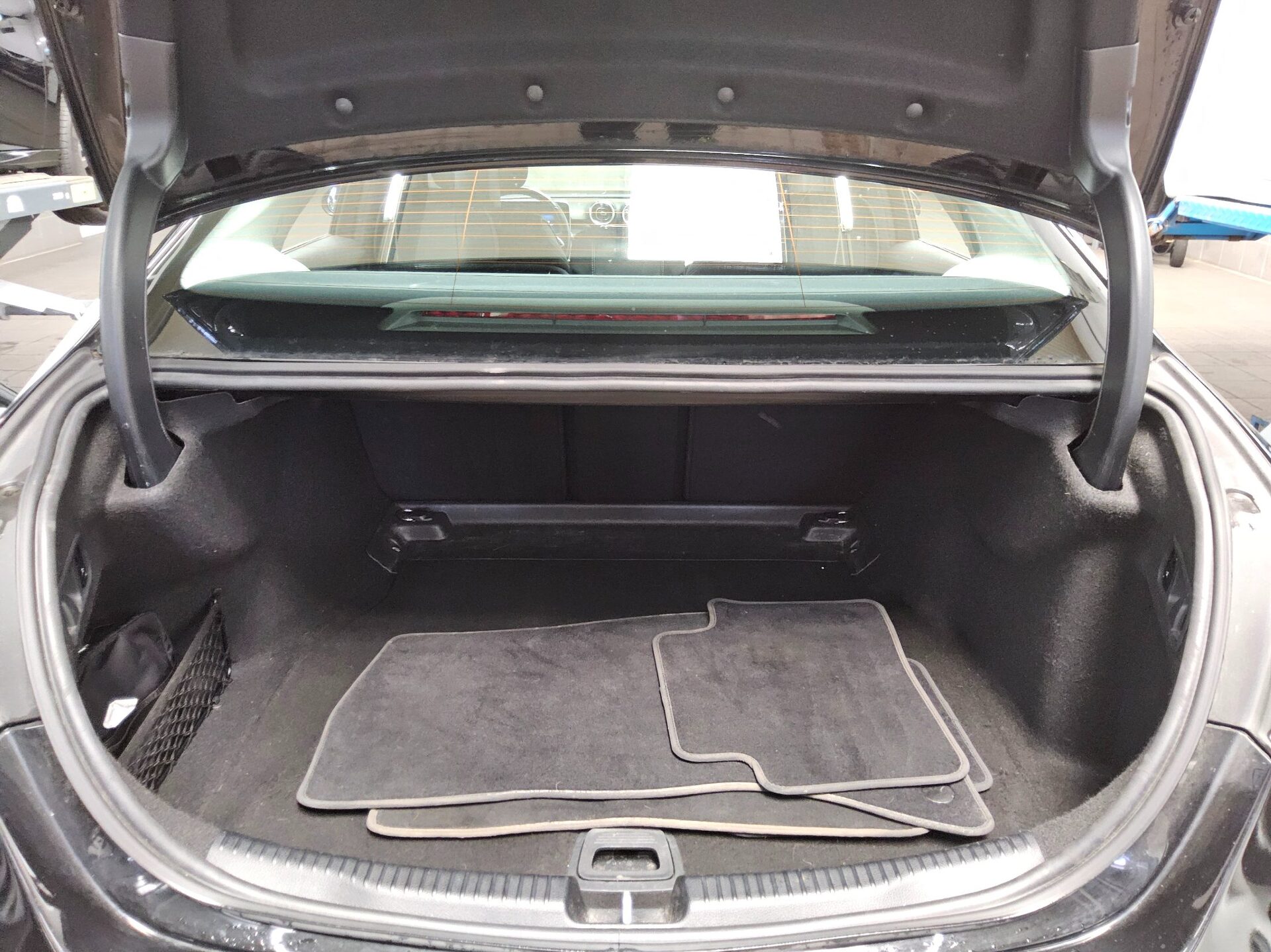 Mercedes-Benz C 220 d Avantgarde T-Leder Navi LED AHK MBUX 12