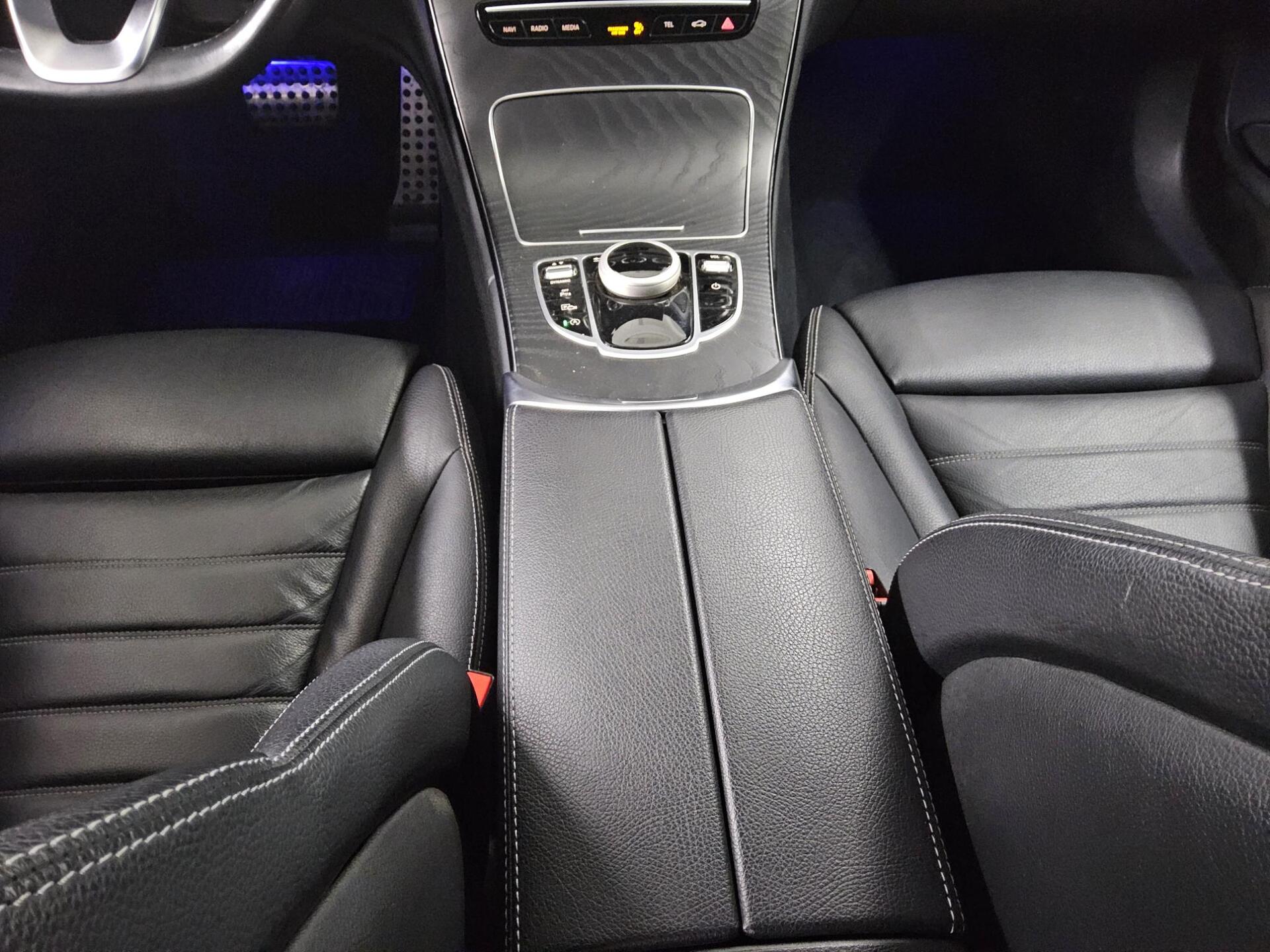 Mercedes-Benz C 220 T d AMG-Line Leder Navi MB-LED Sound AHK 6
