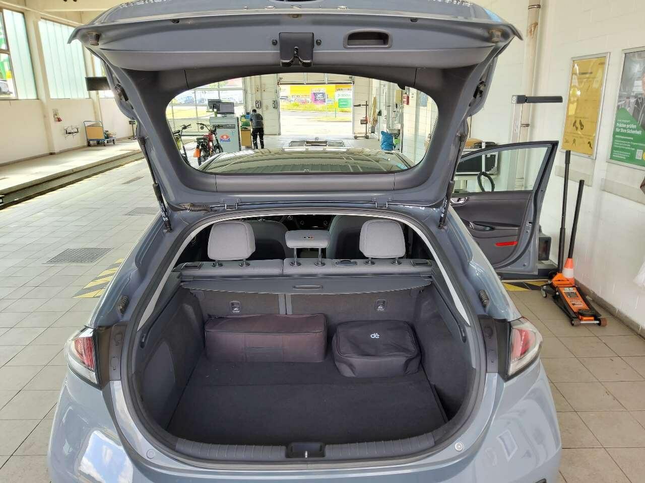 Hyundai IONIQ Trend Navi LED Kamera SHZ 9