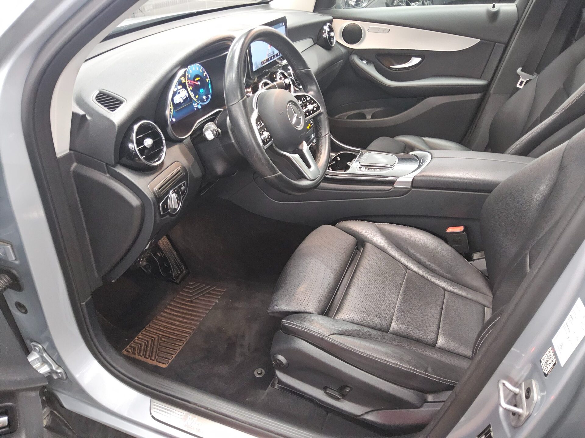 Mercedes-Benz GLC 300 e 4M Navi LED Pano AHK Kamera 8