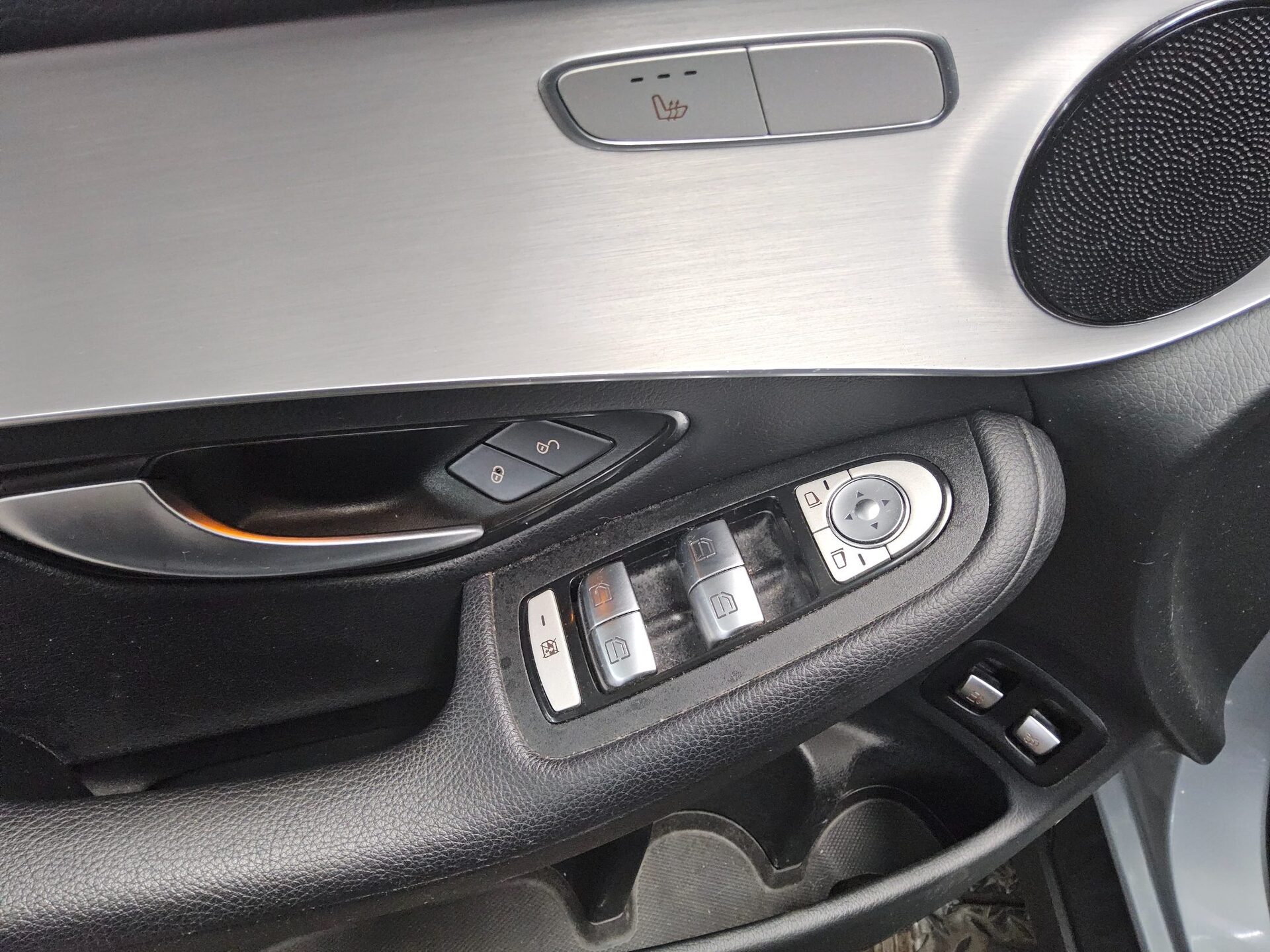 Mercedes-Benz GLC 300 e 4M Navi LED Pano AHK Kamera 9