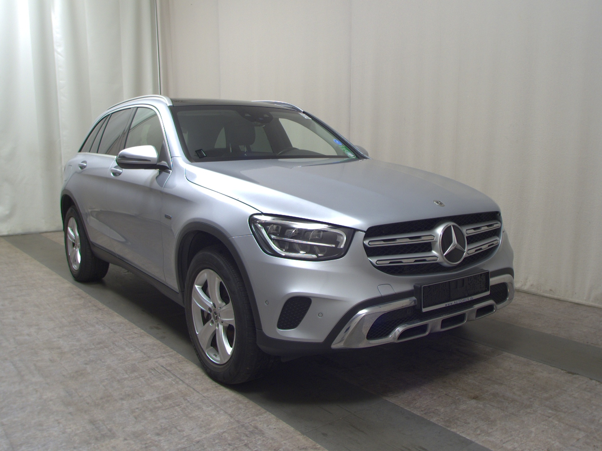 Mercedes-Benz GLC 300 e 4M Navi LED Pano AHK Kamera 3