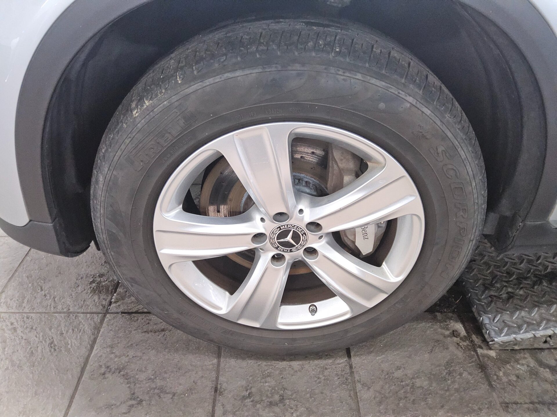 Mercedes-Benz GLC 300 e 4M Navi LED Pano AHK Kamera 11