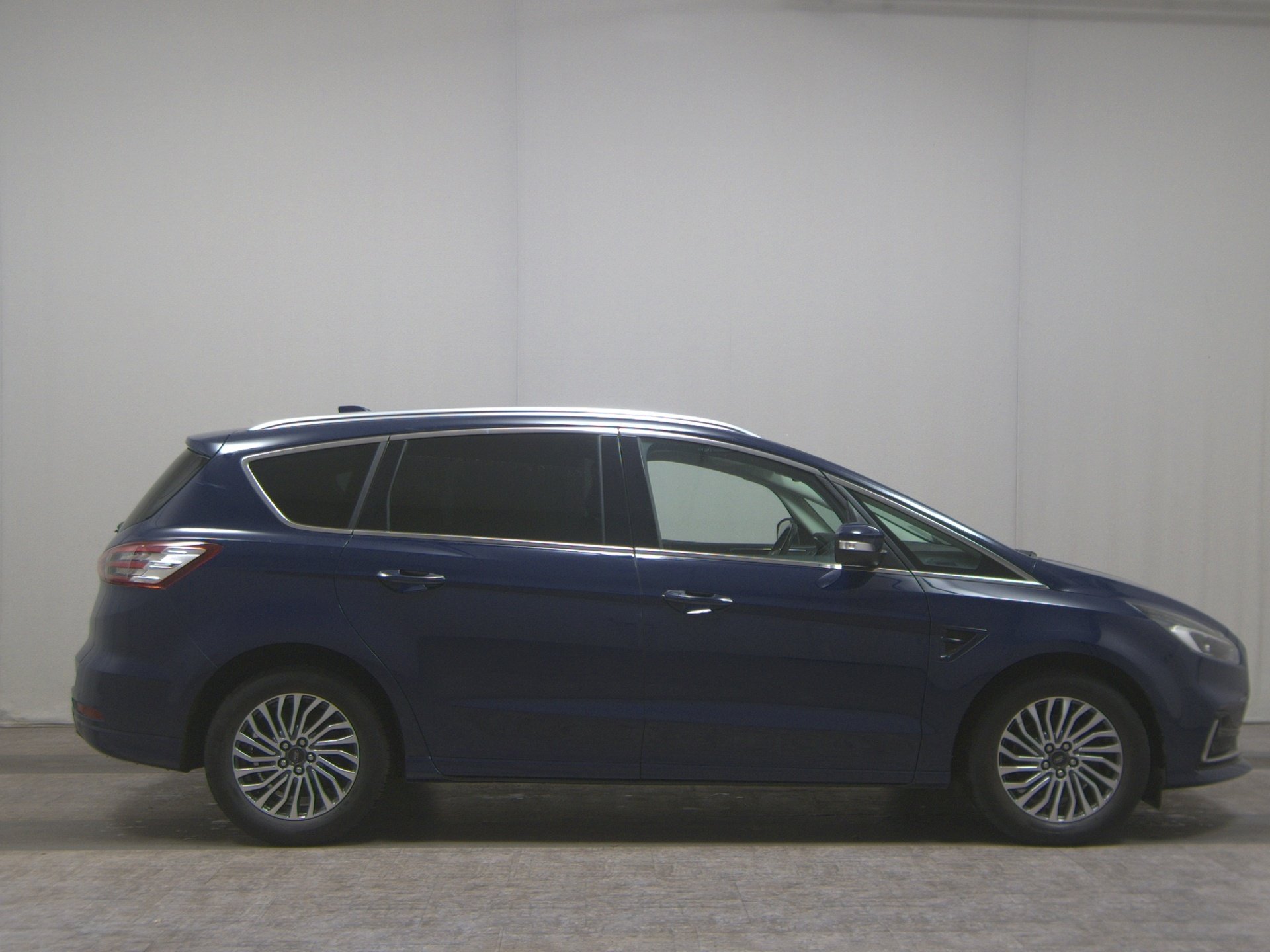 Ford S-Max 2.0 EB Titanium Navi LED RfK AHK DAB PDC