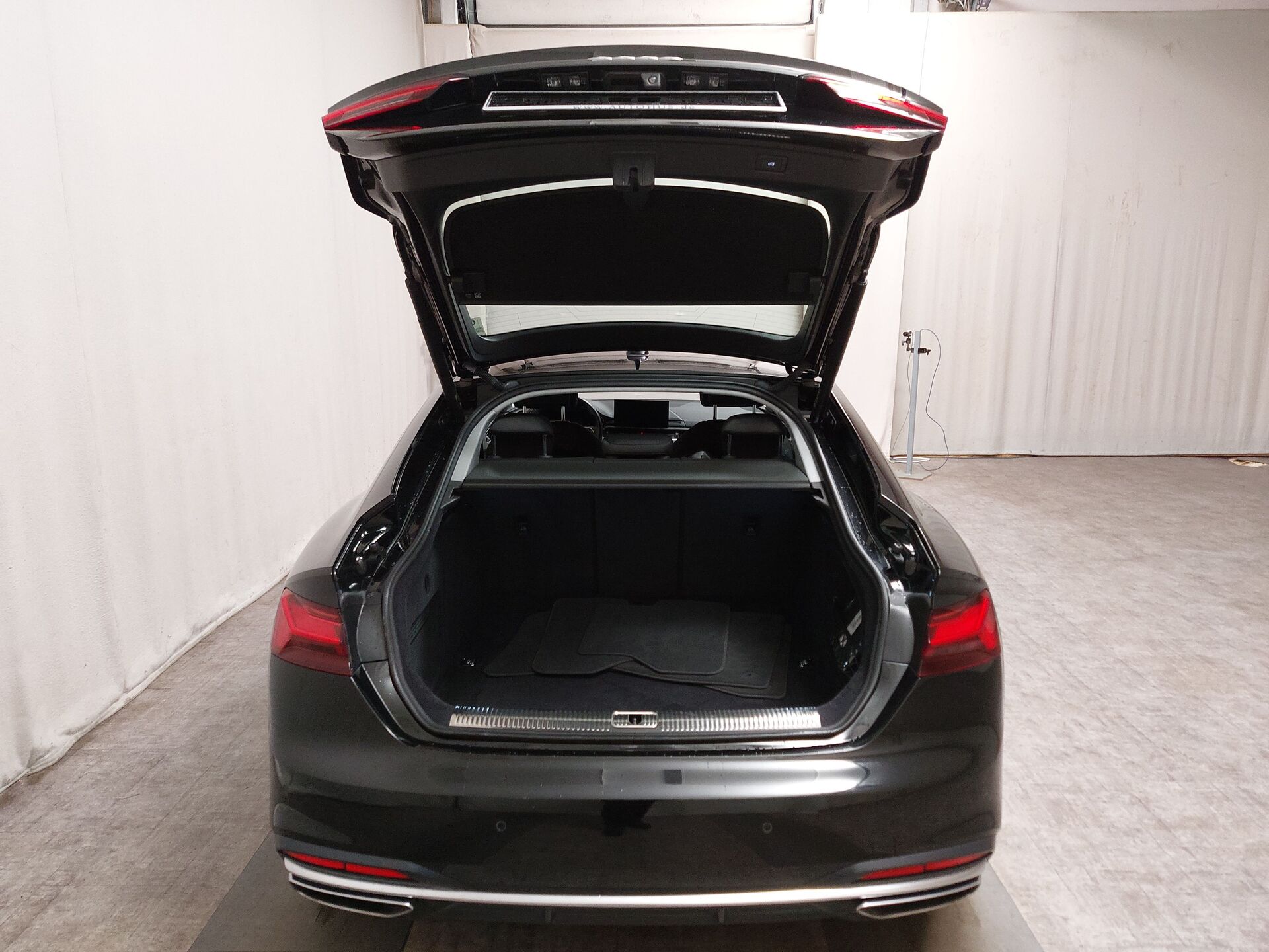 Audi A5 40 TFSI advanced Navi Matrix vc Shz 15