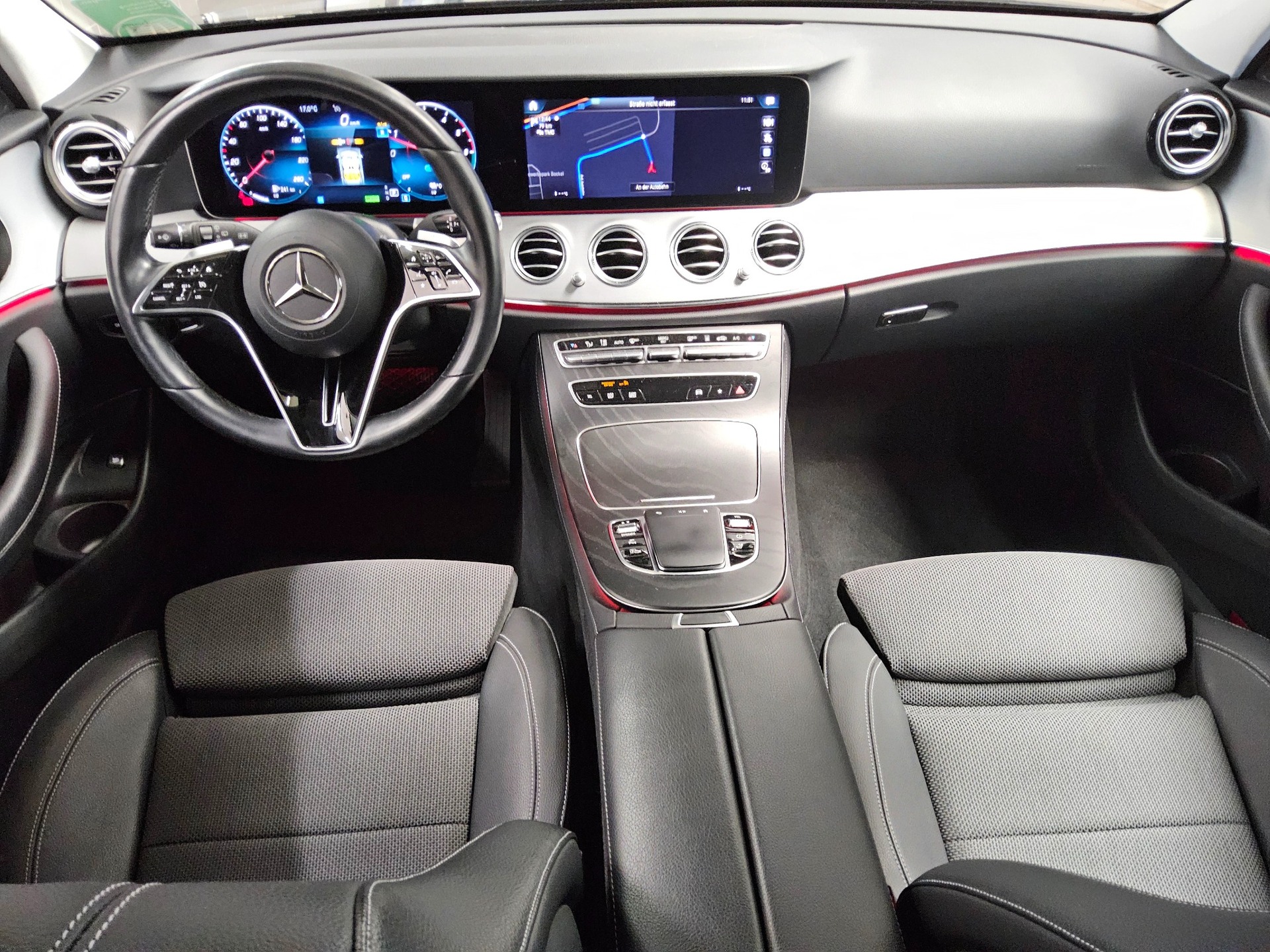 Mercedes-Benz E 300 T de Avantgarde T-Leder Navi LED Wide RfK 5