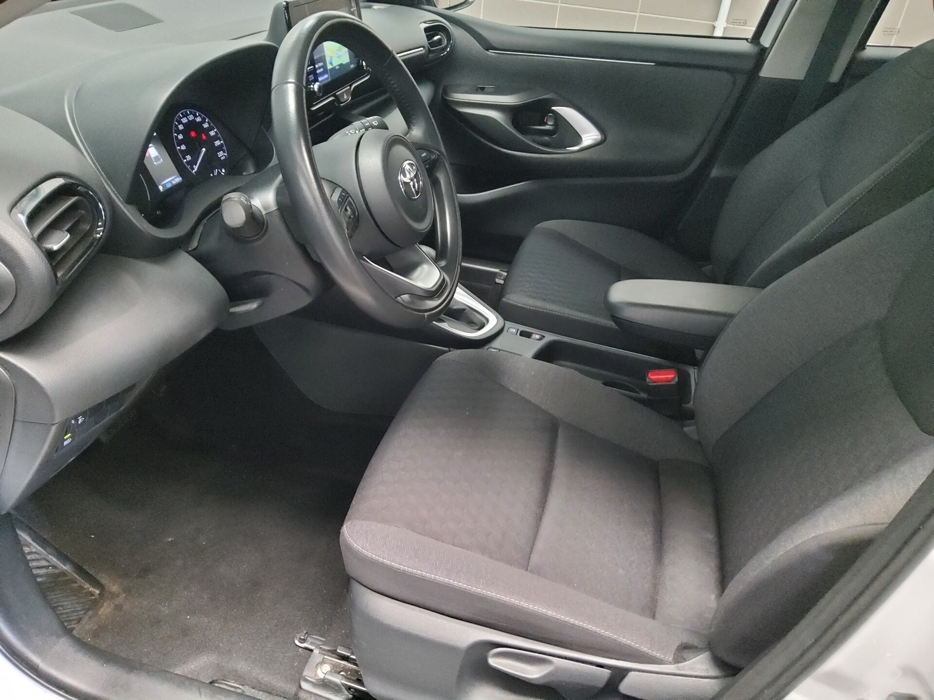 Toyota Yaris 1.5 VVT-I Navi Shz 8
