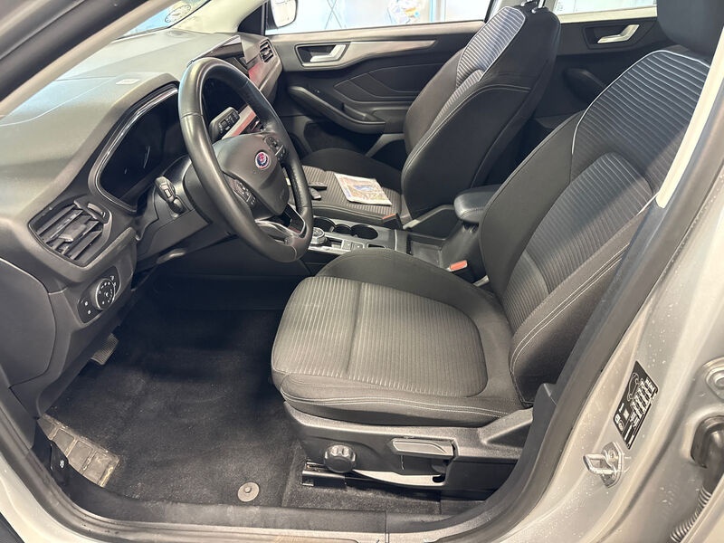 Ford Focus Turnier 1.5 EB Titanium Navi LED AHK 6