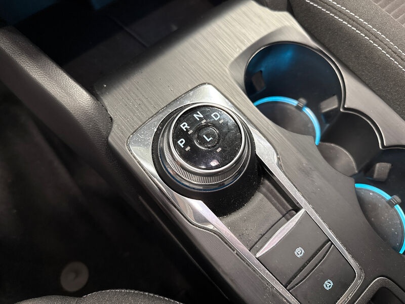 Ford Focus Turnier 1.5 EB Titanium Navi LED AHK 11