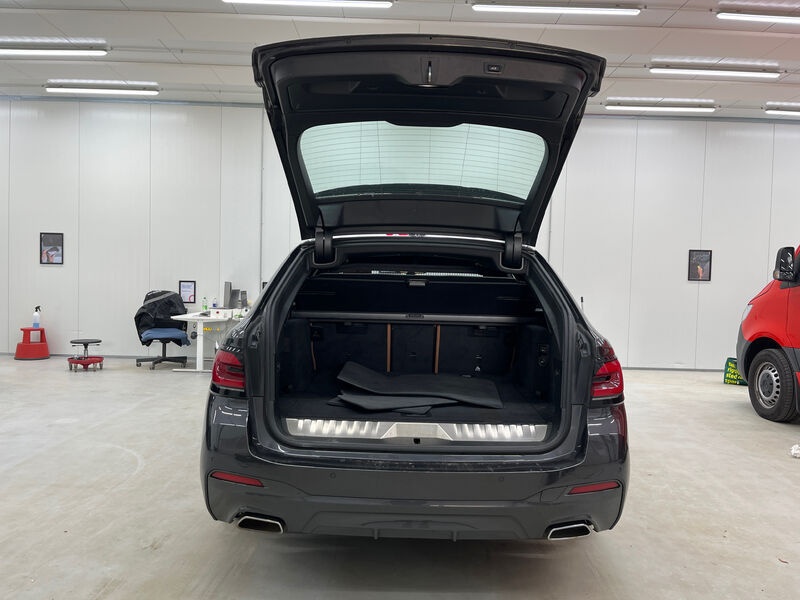 BMW 530e Touring M-Sport T-LEDER SPORTSITZE KLIMAAUT LED RADIO 11