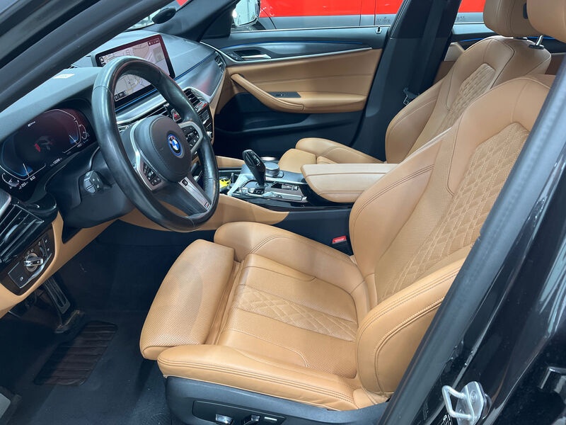 BMW 530e Touring M-Sport T-LEDER SPORTSITZE KLIMAAUT LED RADIO 6