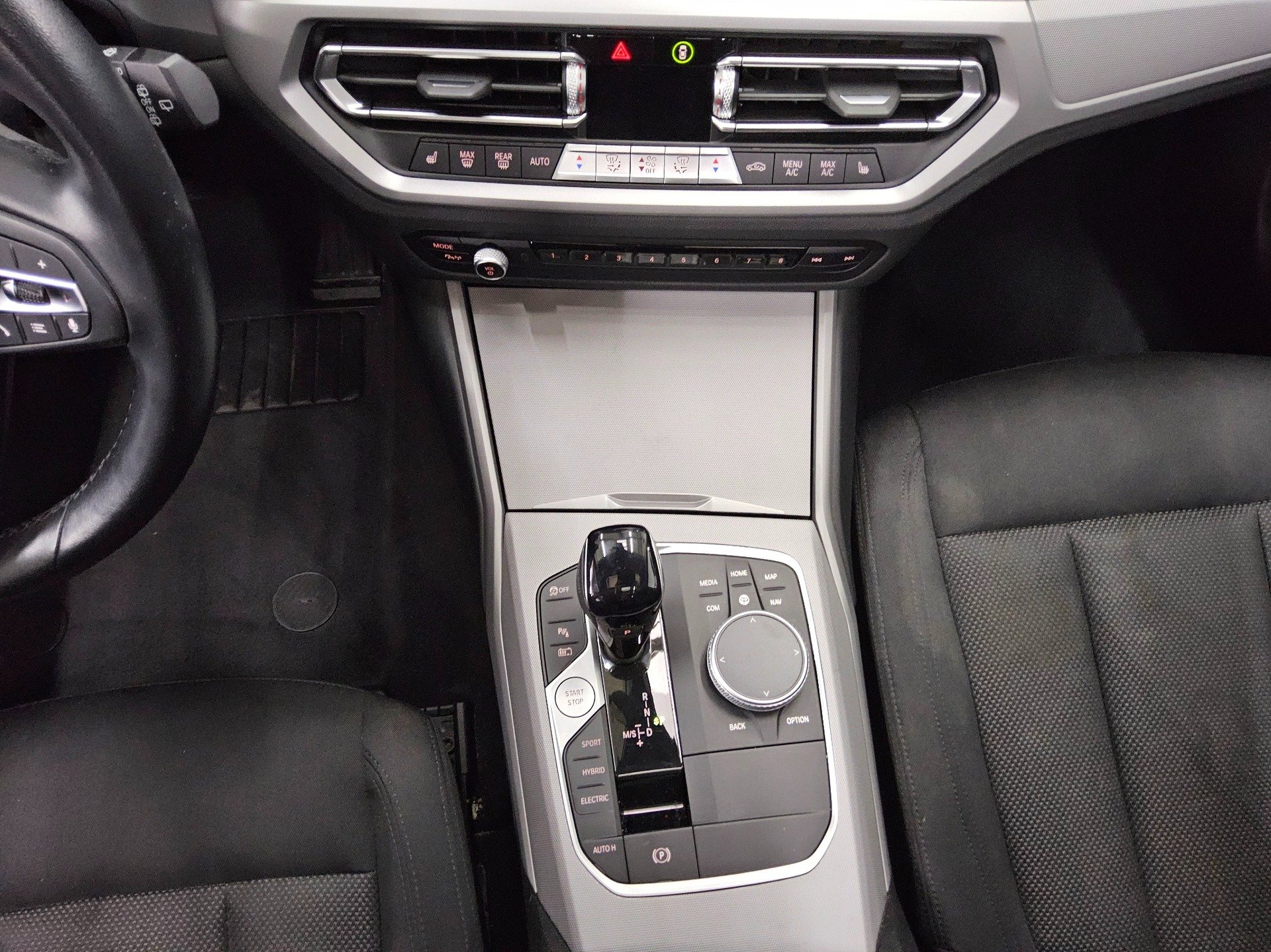 BMW 320e Touring Advantage Navi LED LC Pro Pano 6