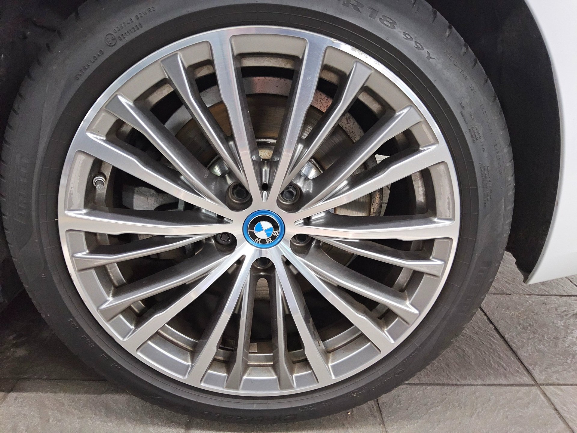BMW 320e Touring Advantage Navi LED LC Pro Pano 12