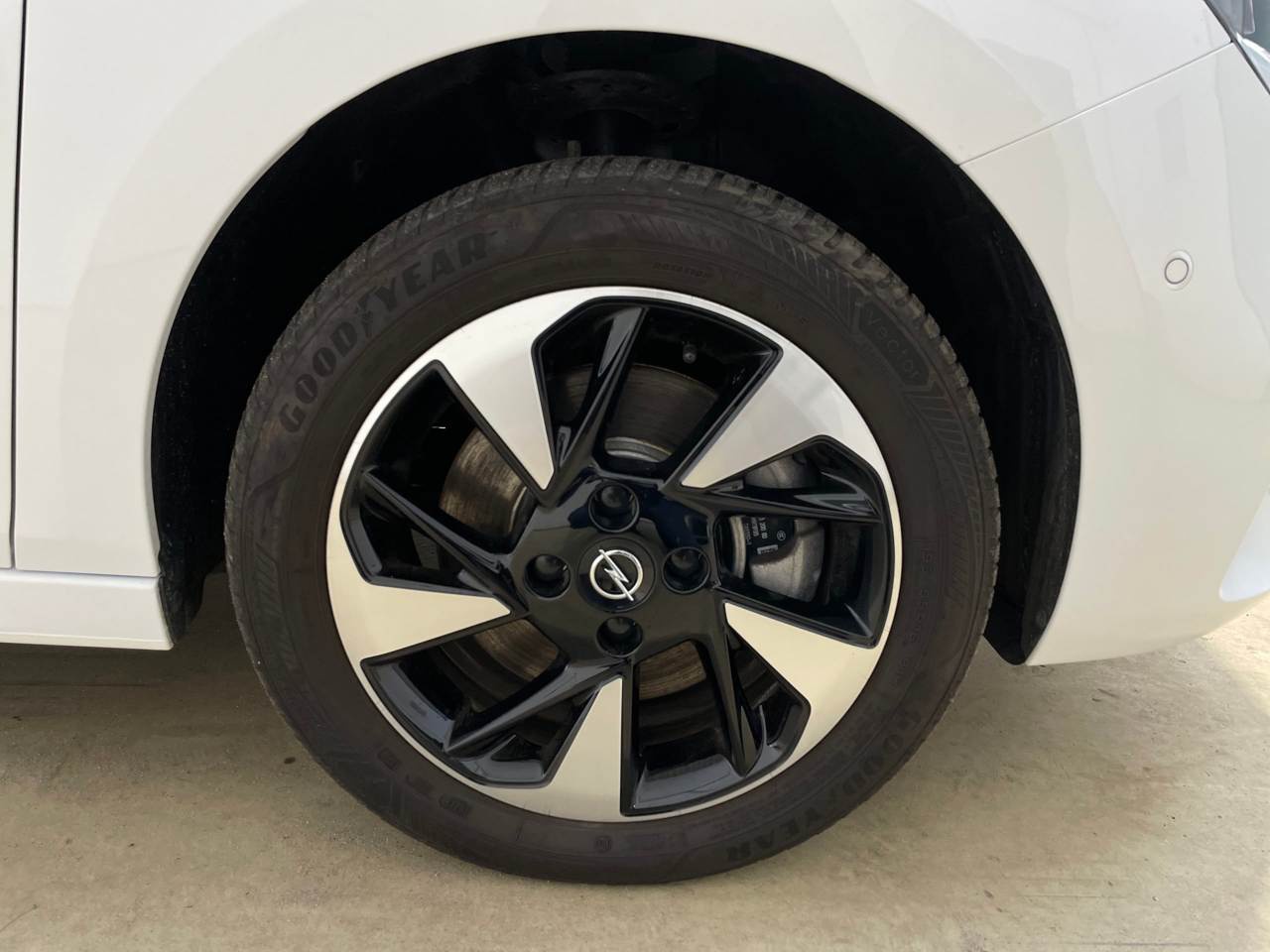 Opel Corsa-e Elegance T-LEDER NAVI KLIMAAUT LED SHZ 12
