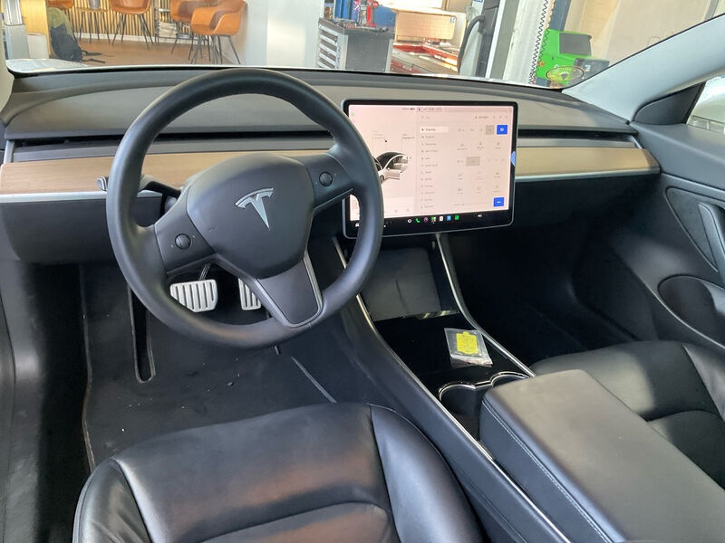 Tesla Model 3 Leder Navi LED Pano 5