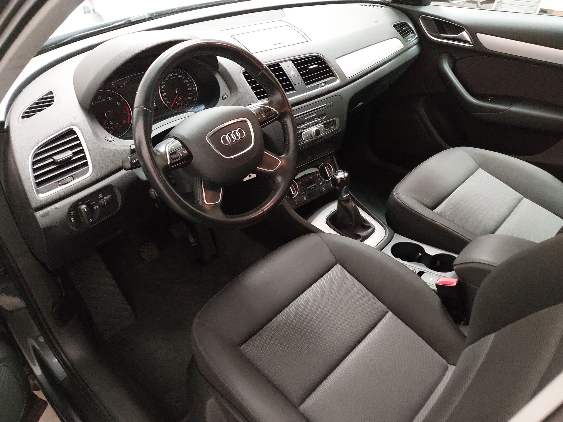 Audi Q3 1.4 TFSI NAVI KLIMAAUT XENON TEMPO MFL 8