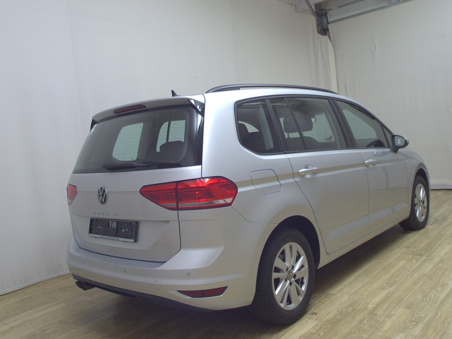 Volkswagen Touran 2.0 TDI Comf. Navi PDC ACC Massage 4