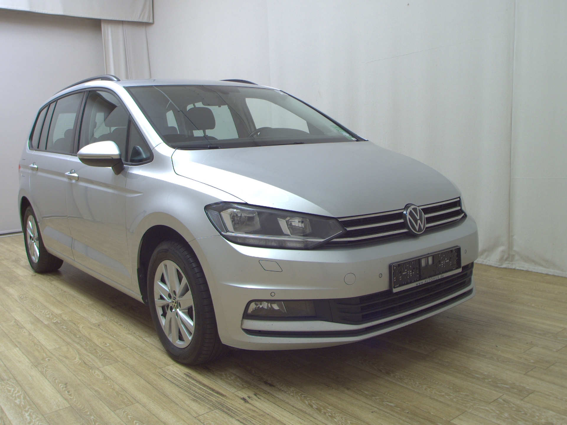 Volkswagen Touran 2.0 TDI Comf. Navi PDC ACC Massage 3