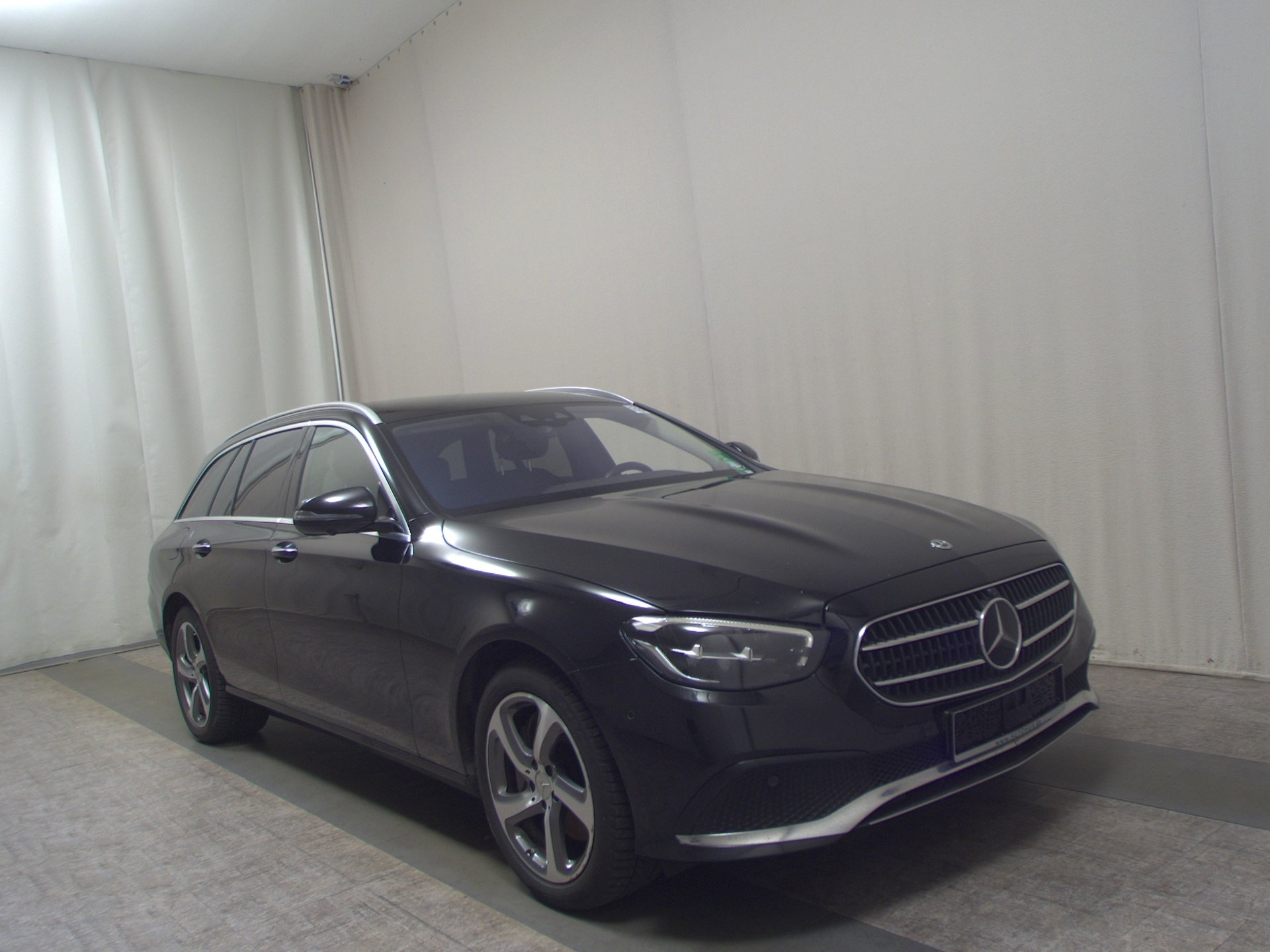 Mercedes-Benz E 300 T e Avantgarde Navi LED RfK 360° AHK Dist+ 3