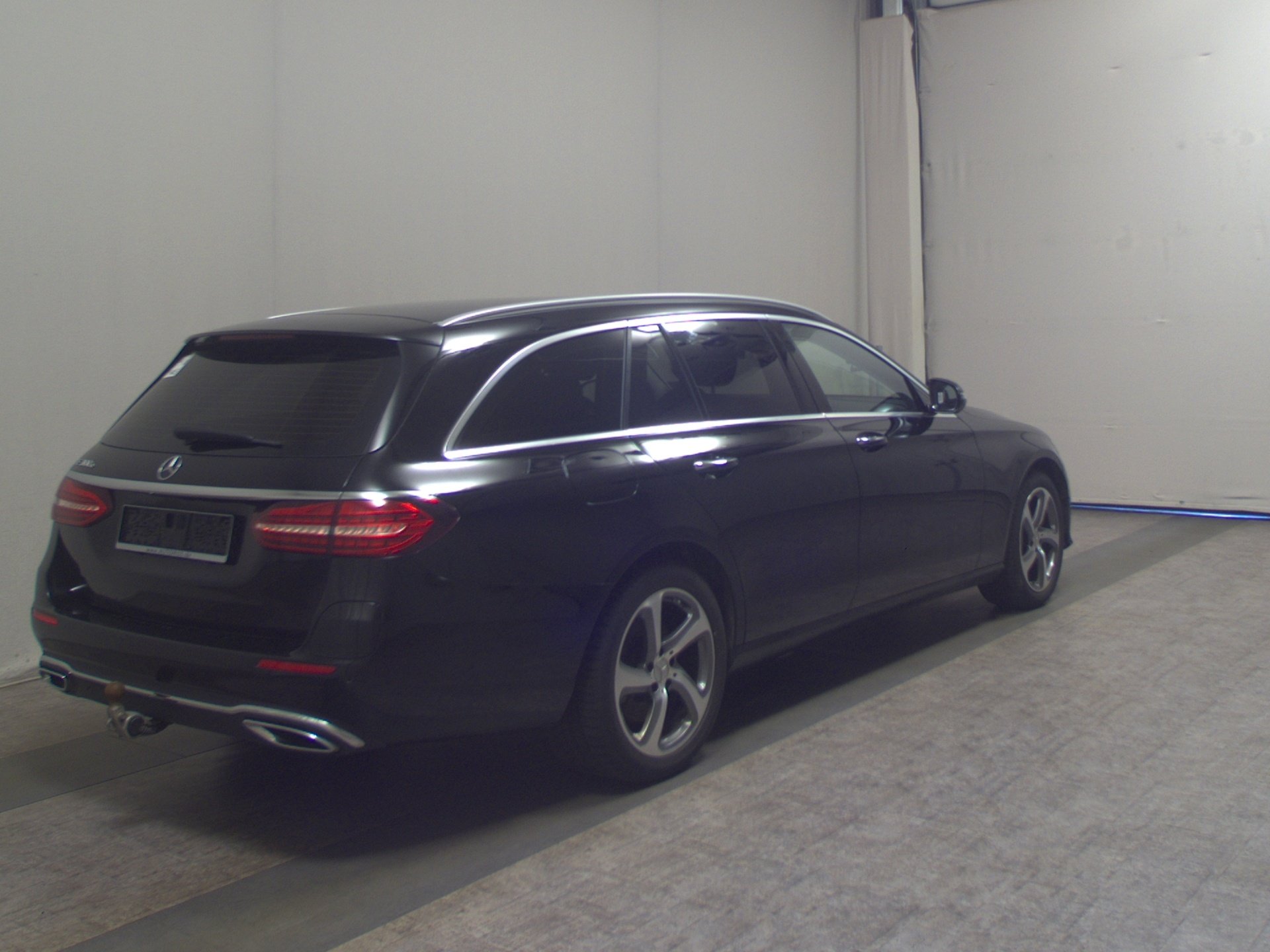 Mercedes-Benz E 300 T e Avantgarde Navi LED RfK 360° AHK Dist+ 4