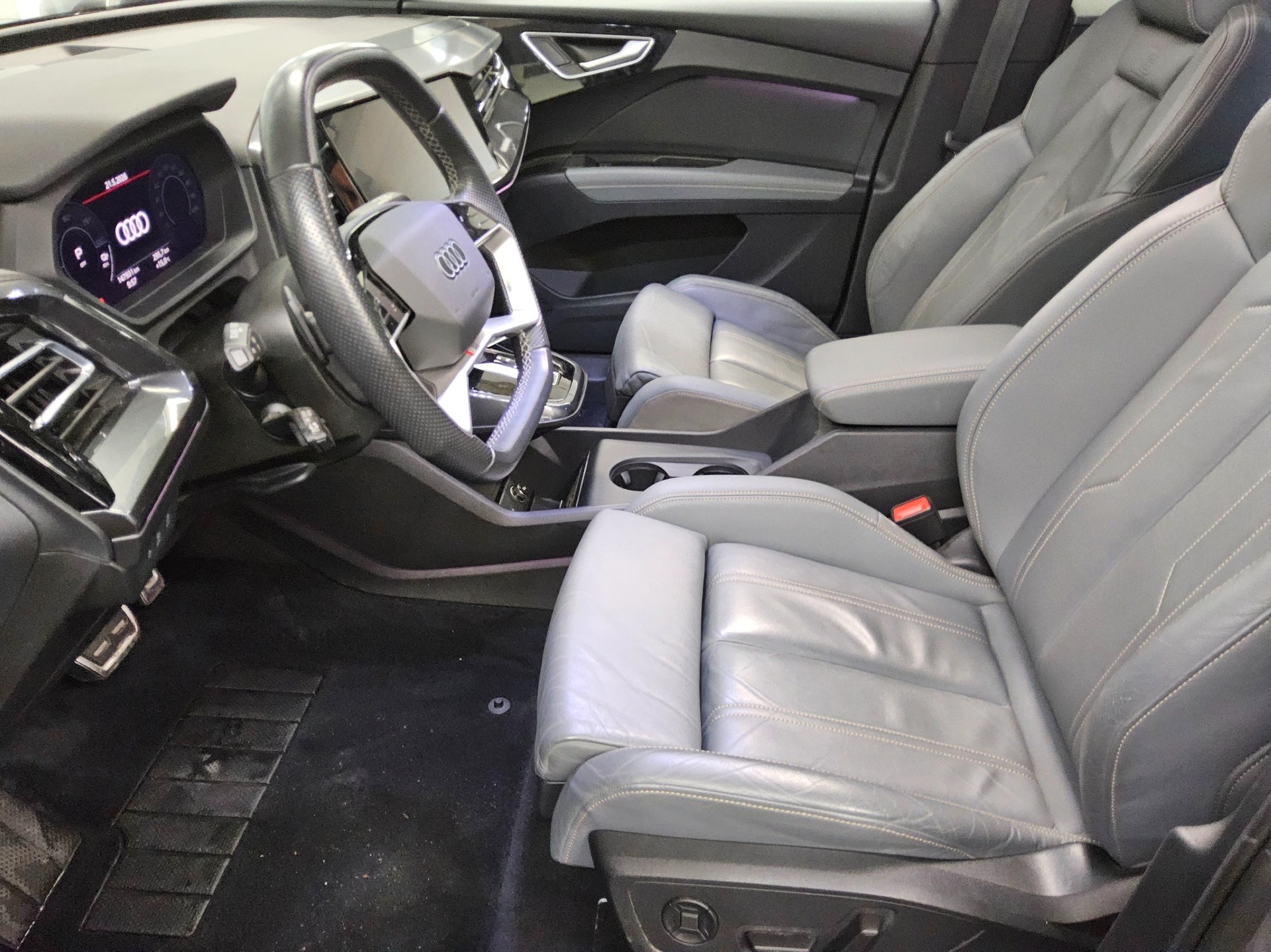 Audi Q4 e-tron 40 Leder Navi LED vc+ Pano HuD RfK ACC 9