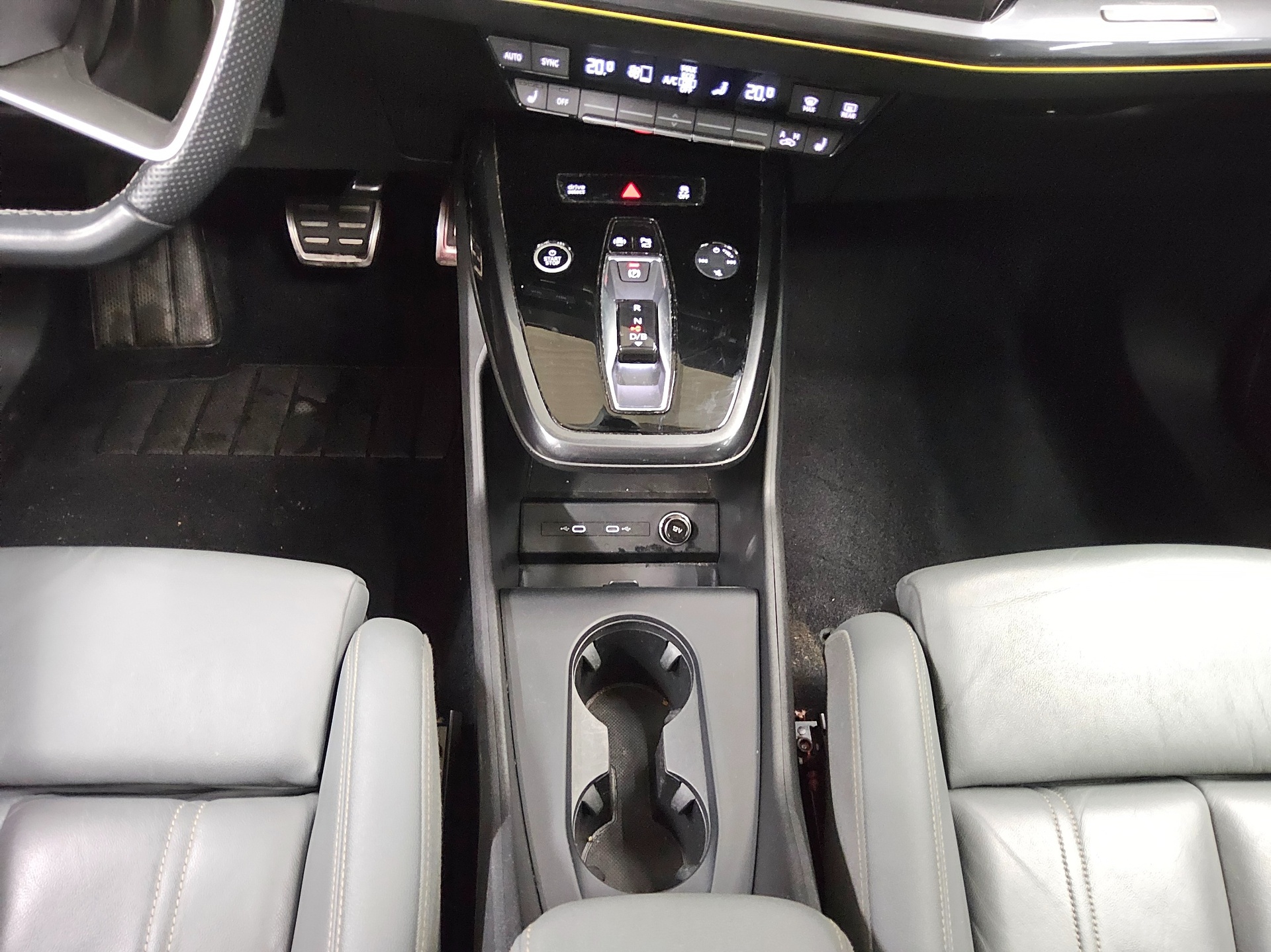 Audi Q4 e-tron 40 Leder Navi LED vc+ Pano HuD RfK ACC 6