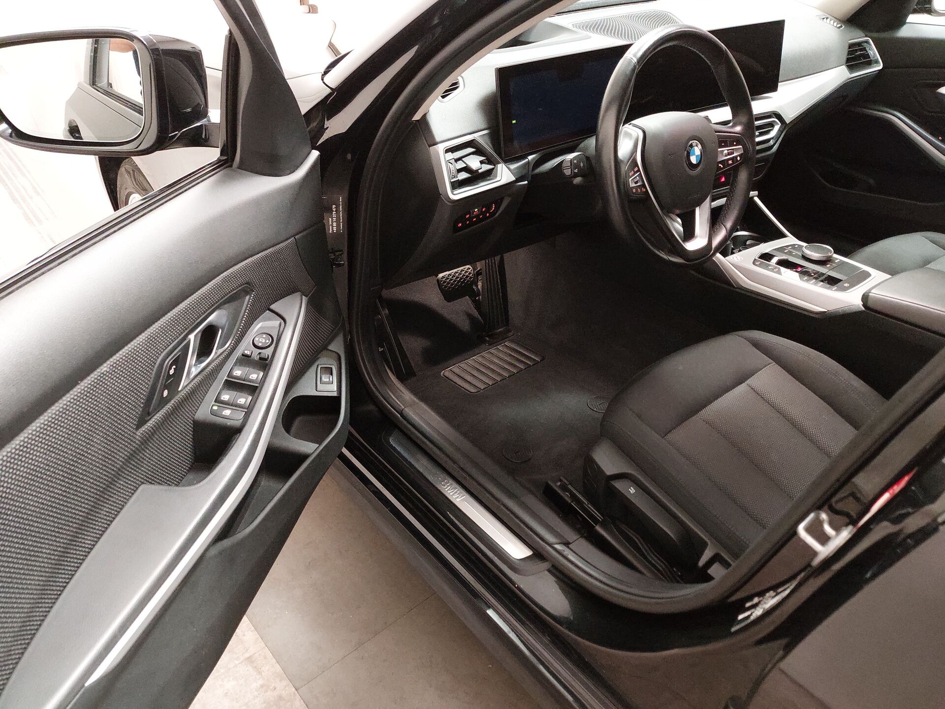 BMW 318iA Touring Navi LED Curved-Pro HuD RFK 14