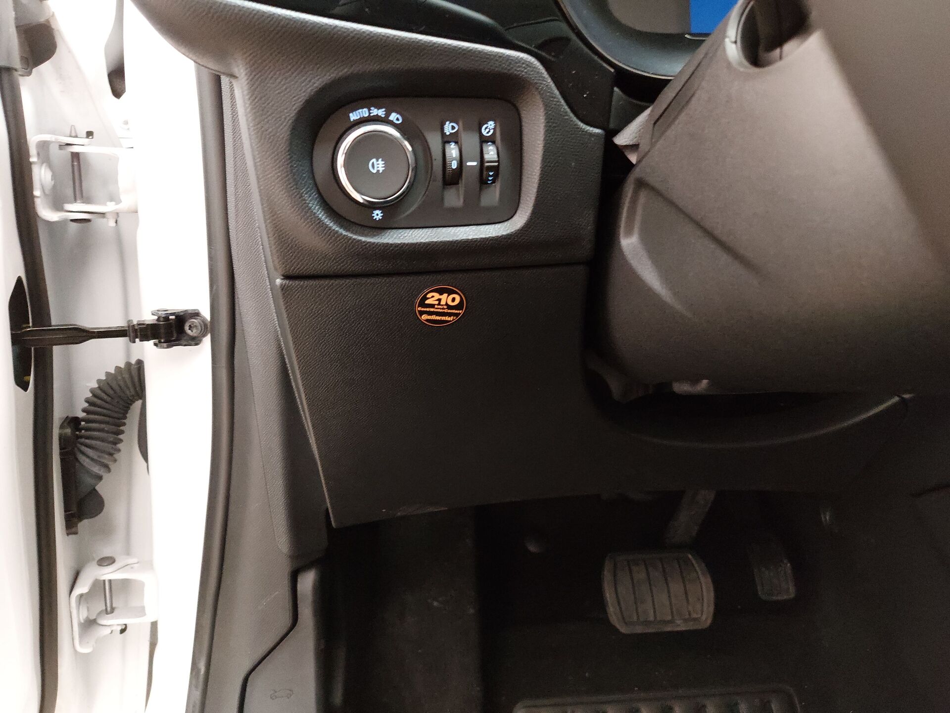 Opel Corsa-e Elegance KLIMAAUT LED SHZ RFK 180° 9