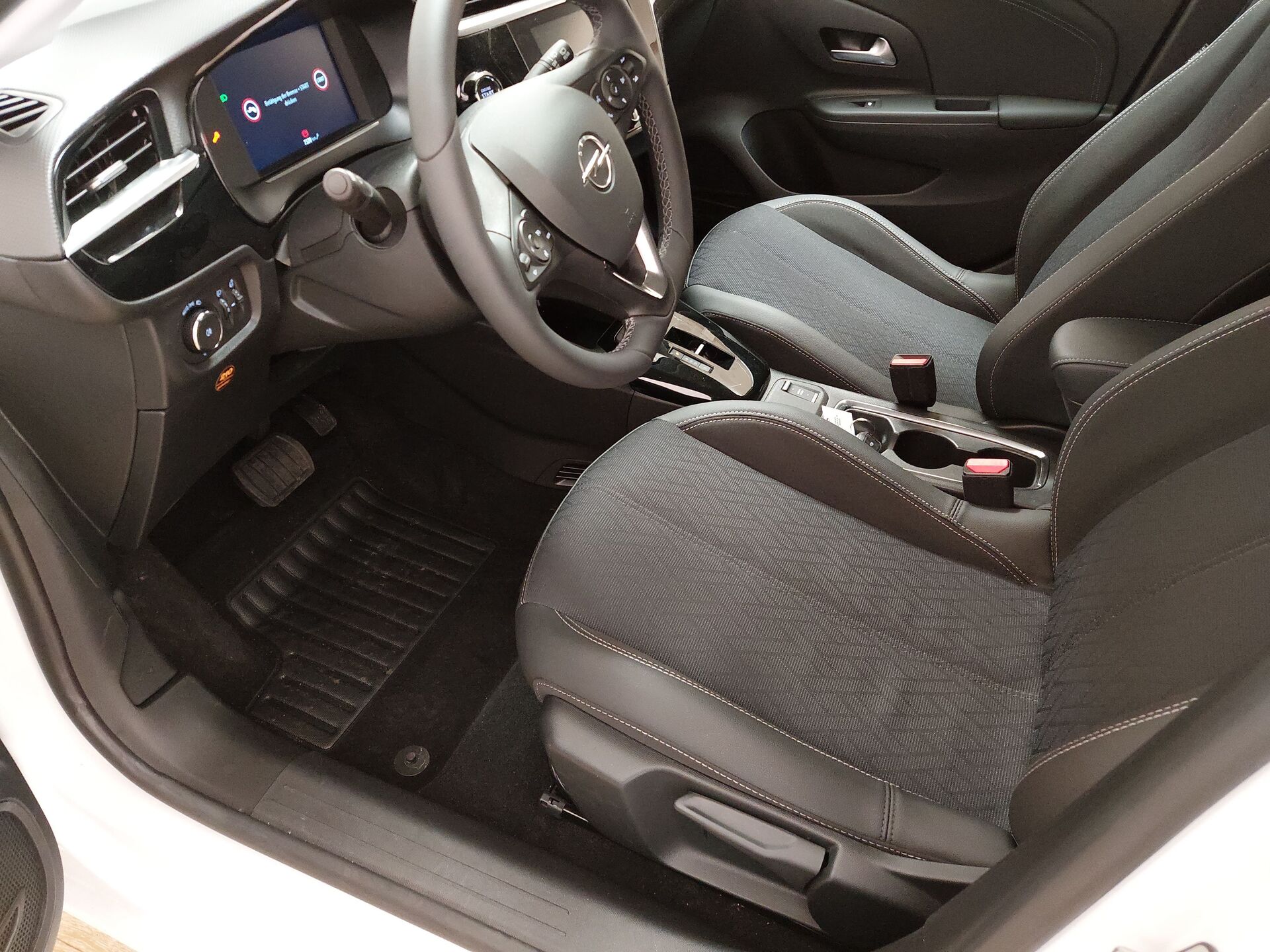 Opel Corsa-e Elegance KLIMAAUT LED SHZ RFK 180° 8