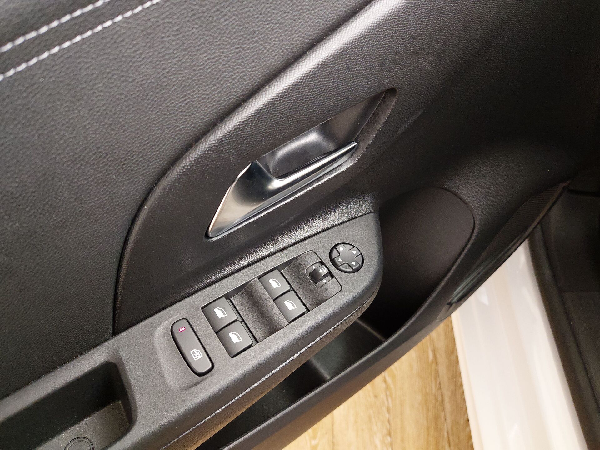 Opel Corsa-e Elegance KLIMAAUT LED SHZ RFK 180° 10