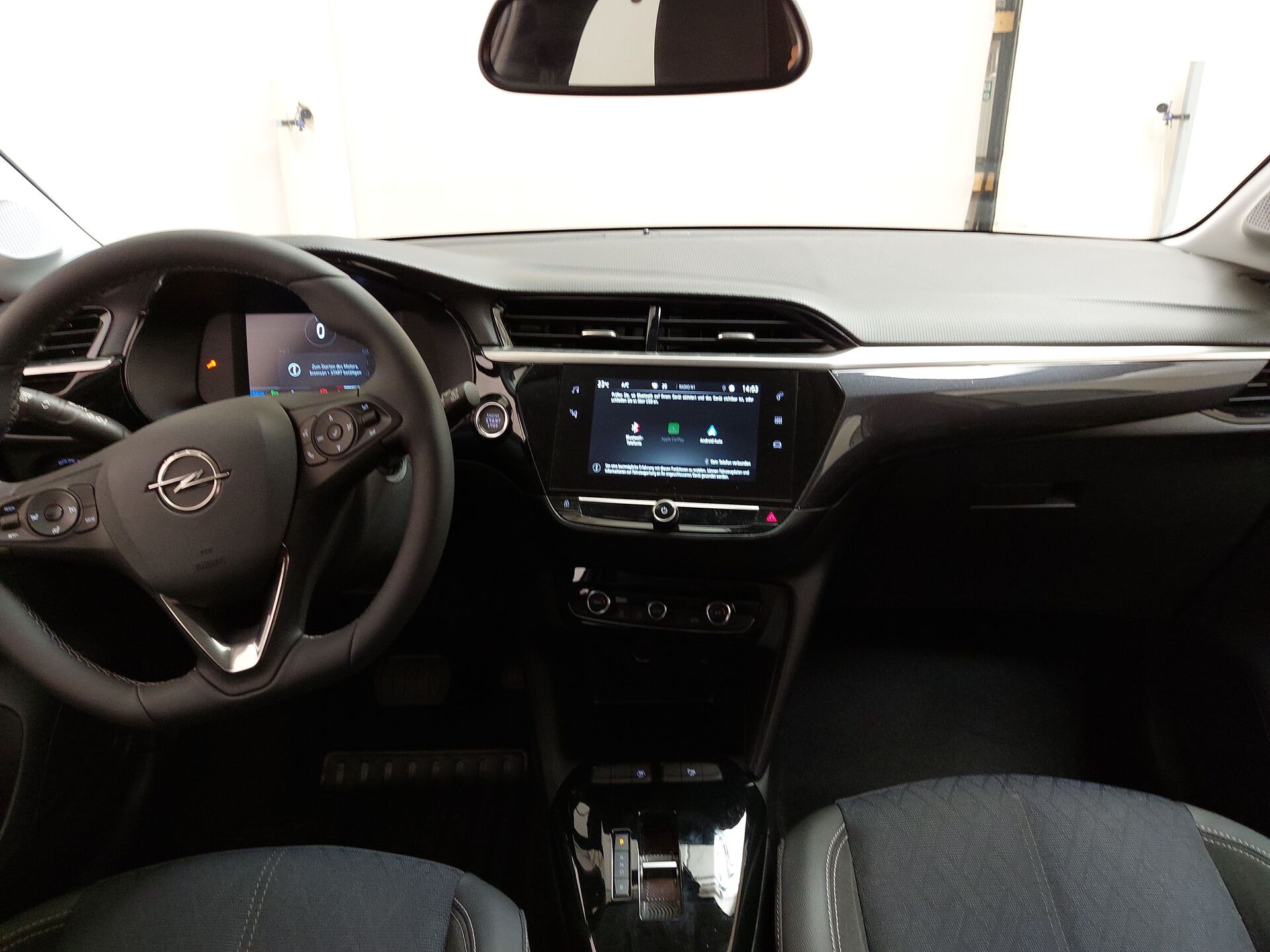 Opel Corsa-e Elegance KLIMAAUT LED SHZ RFK 180° 12