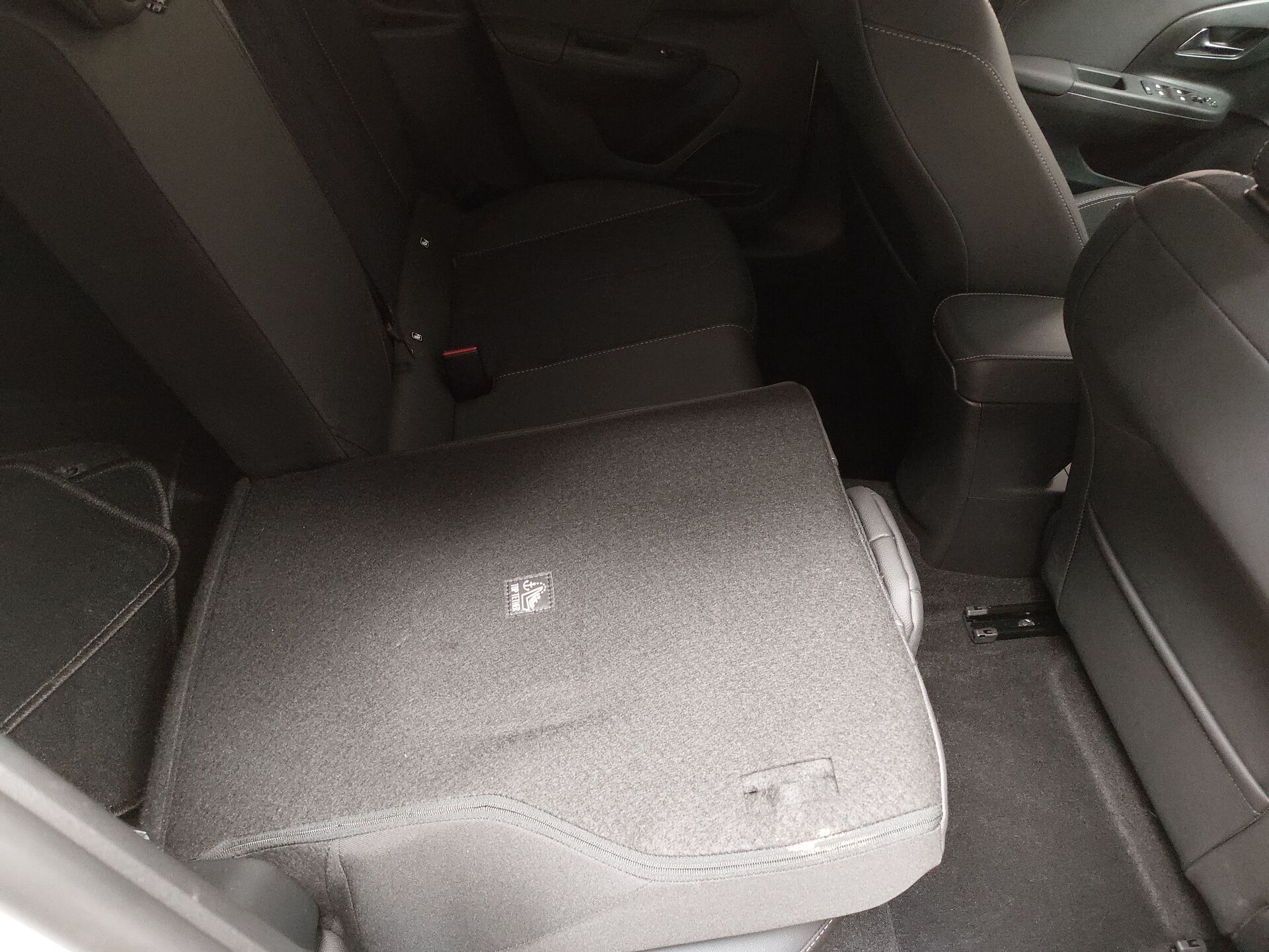 Opel Corsa-e Elegance KLIMAAUT LED SHZ RFK 180° 14