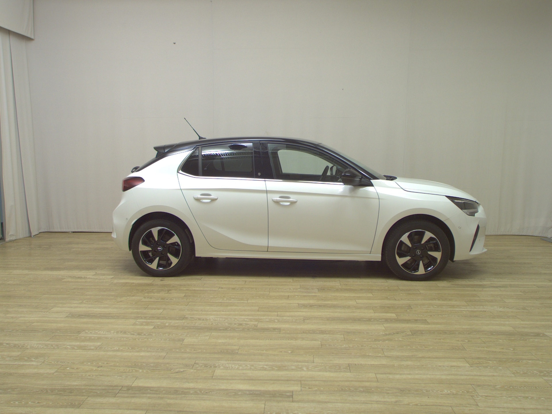 Opel Corsa-e Elegance KLIMAAUT LED SHZ RFK 180°
